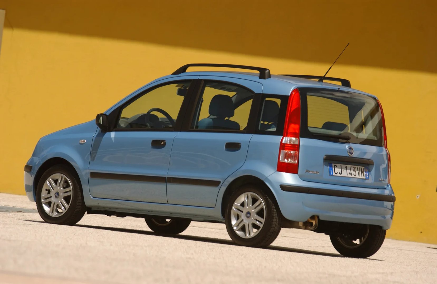 Fiat_Panda_2_generation__Mini_5-doors__3.jpg