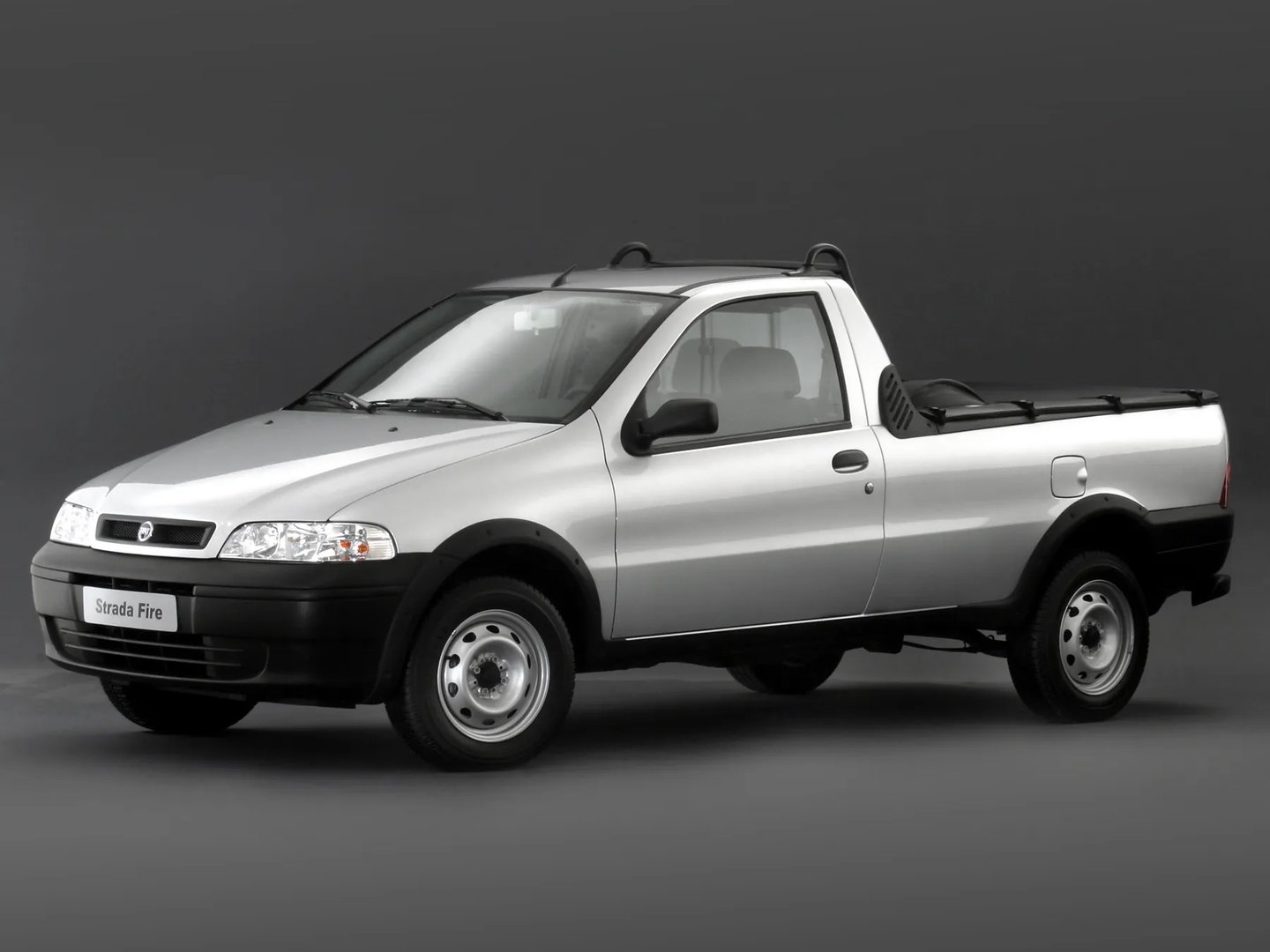 Fiat_Strada_1_generation_restyling_1__Pickup_single-cab__2.jpg