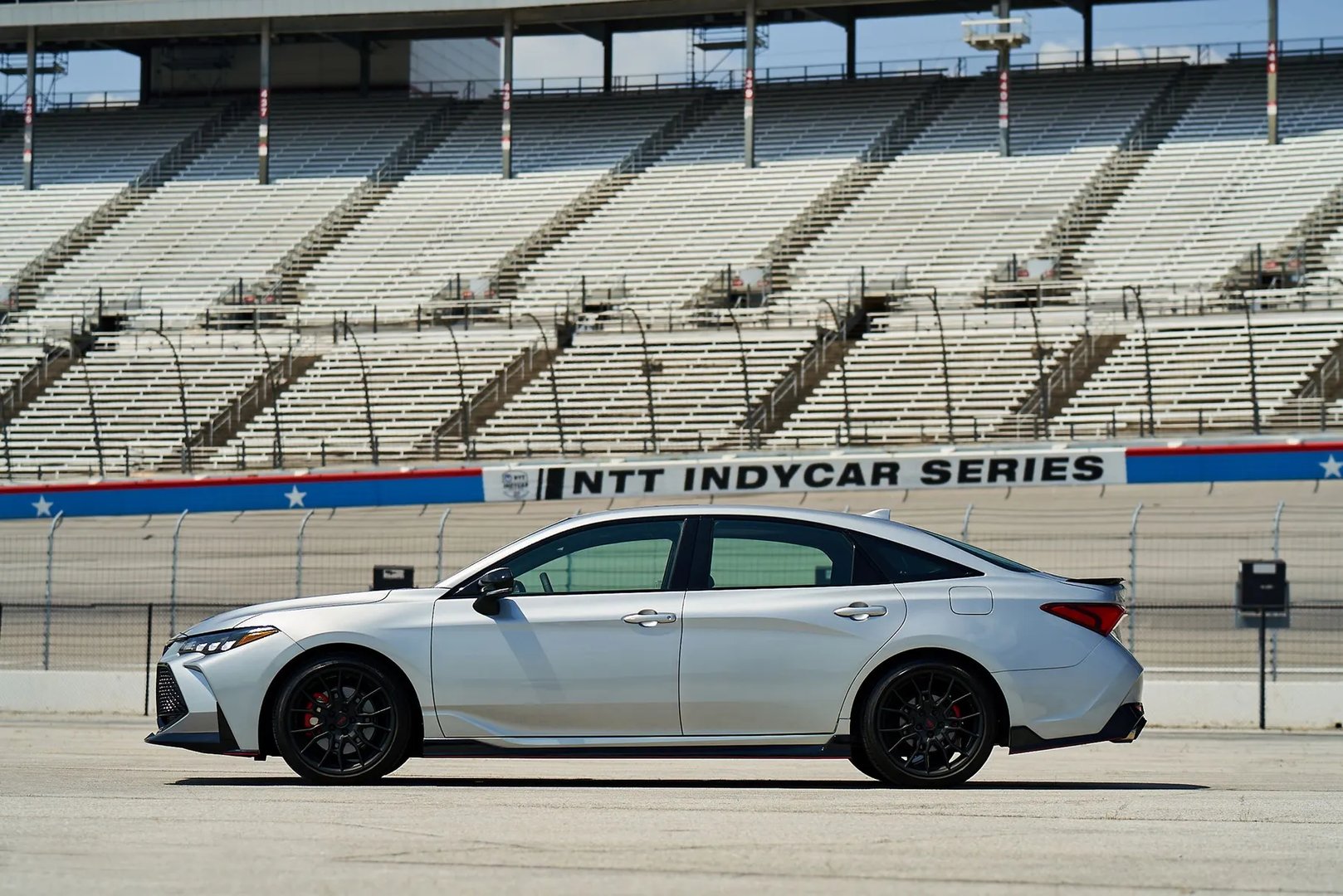 Toyota_Avalon_5_generation__Sedan__13.jpg