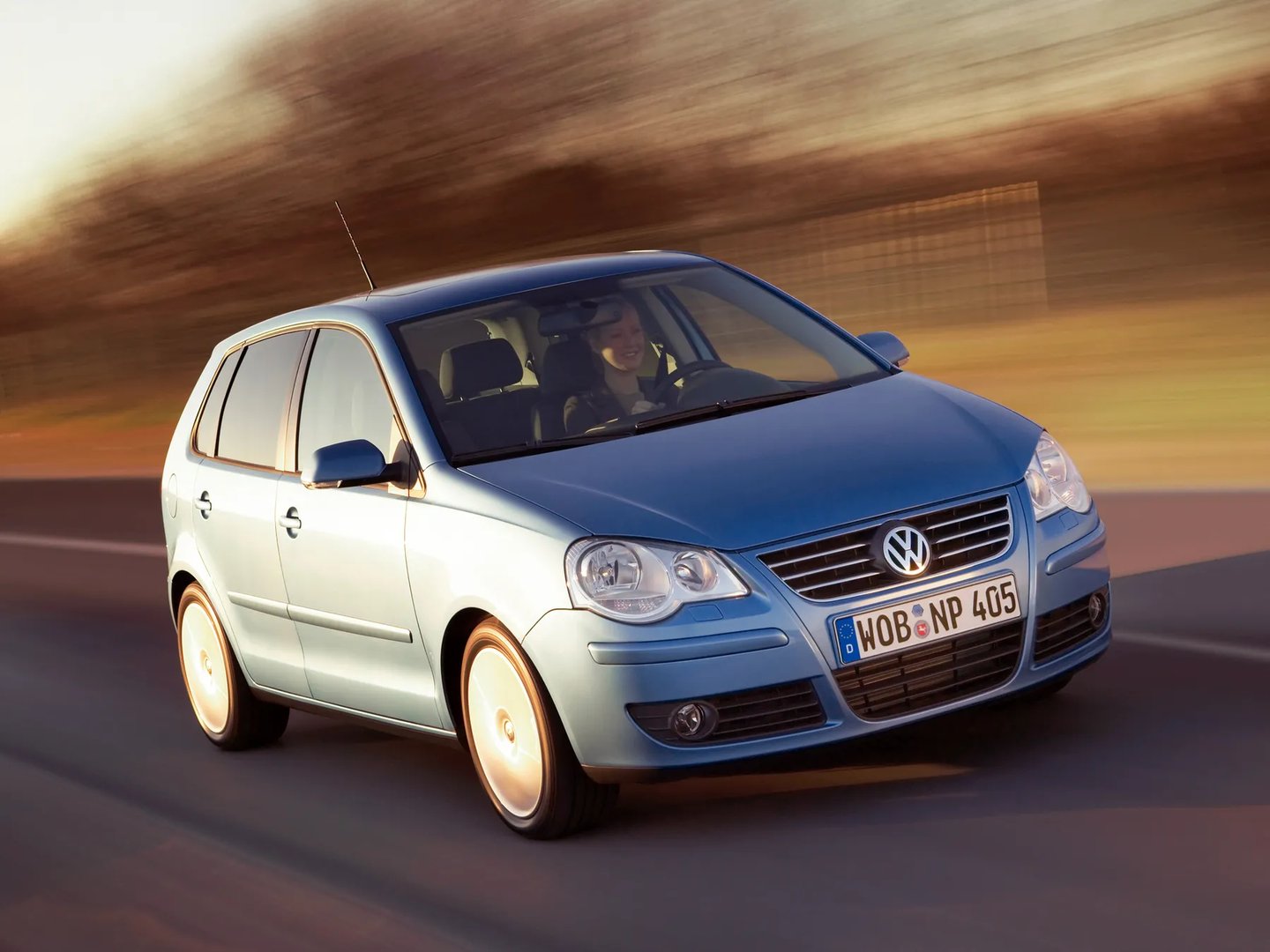 Volkswagen_Polo_4_generation_restyling__Mini_5-doors__5.jpg