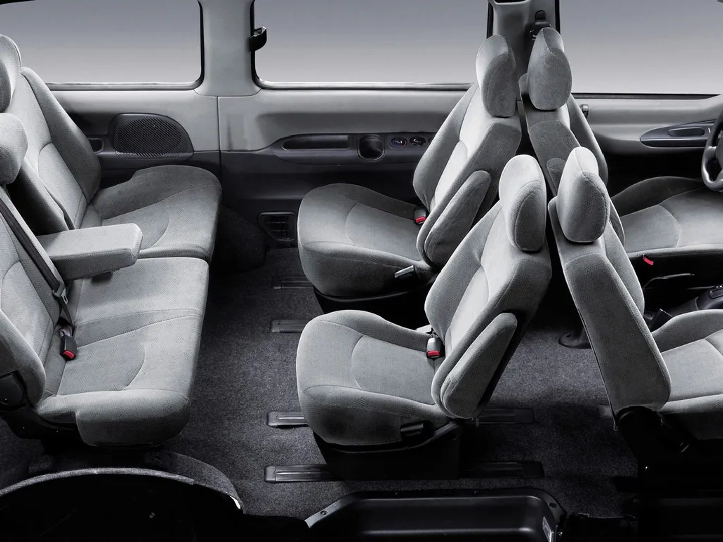Hyundai_Starex_1_generation_restyling_2__Minivan__3.jpg