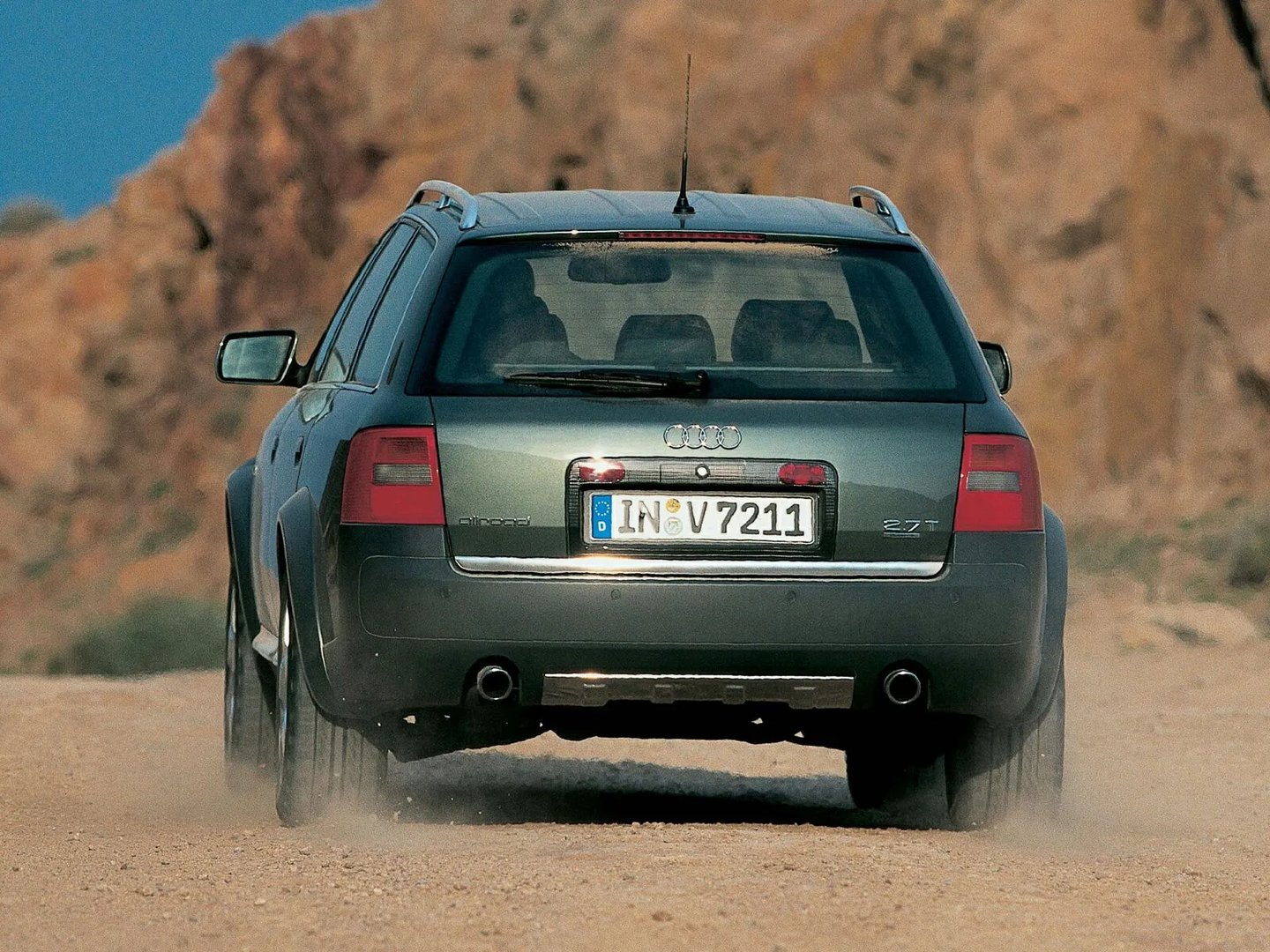 Audi_A6_allroad_1_generation__Estate_5-door__4.jpg