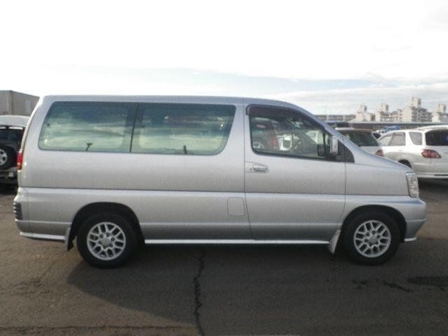 isuzu_Fargo_Filly_1_generation__Minivan__8.jpg