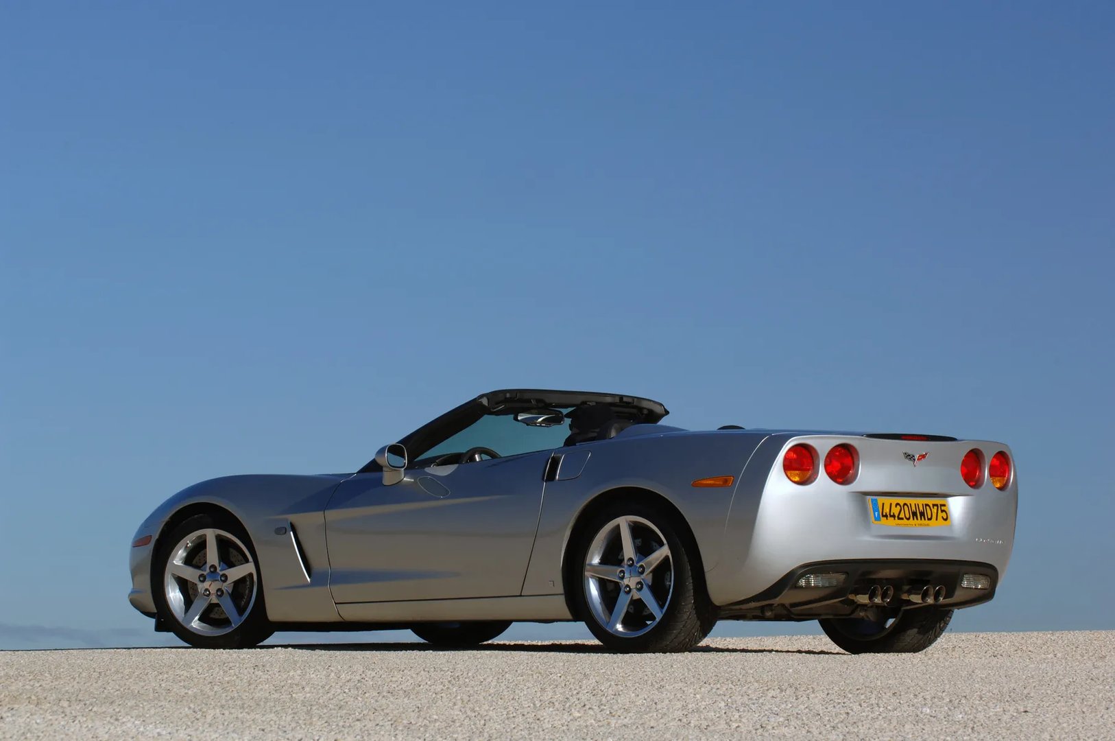 Chevrolet_Corvette_6_generation__Roadster__12.jpg