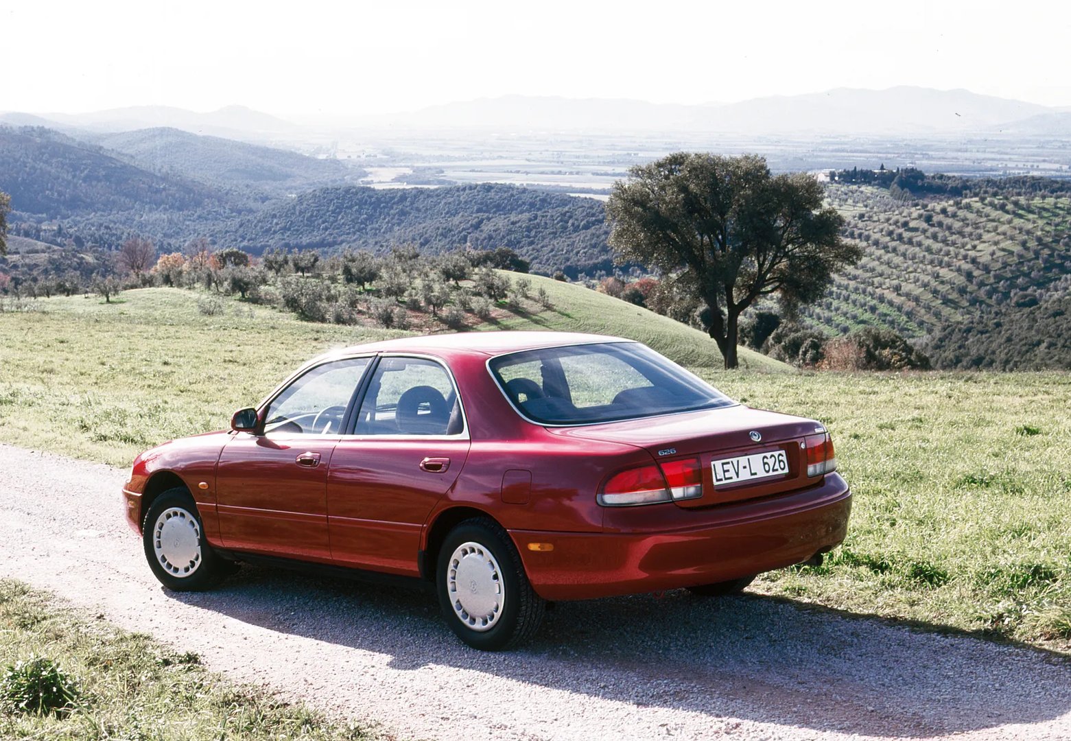 Mazda_626_4_generation__Sedan__2.jpg