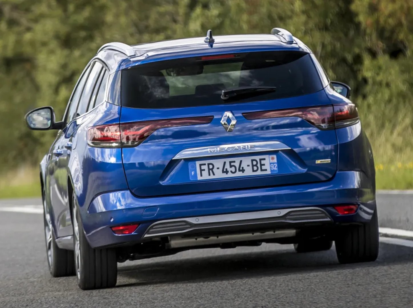 Renault_Megane_4_generation_restyling__Estate_5-door__9.jpg