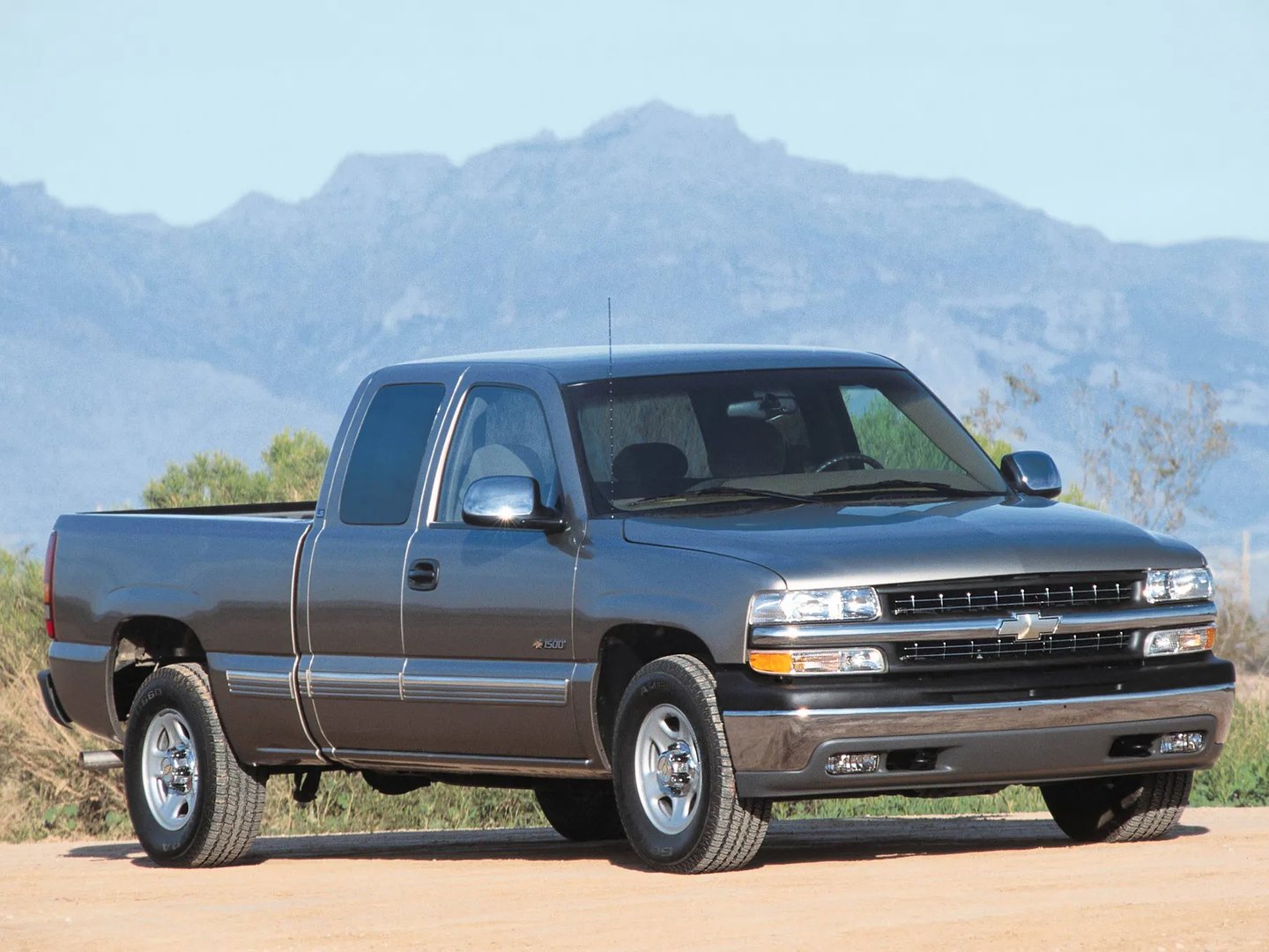 Chevrolet_Silverado_1_generation__Pickup_1.5-cab__11.jpg