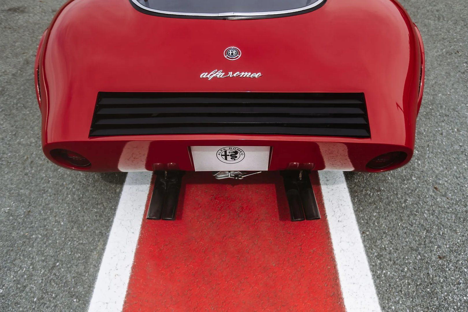 Alfa Romeo_33_Stradale_1_generation__Coupe__6.jpg