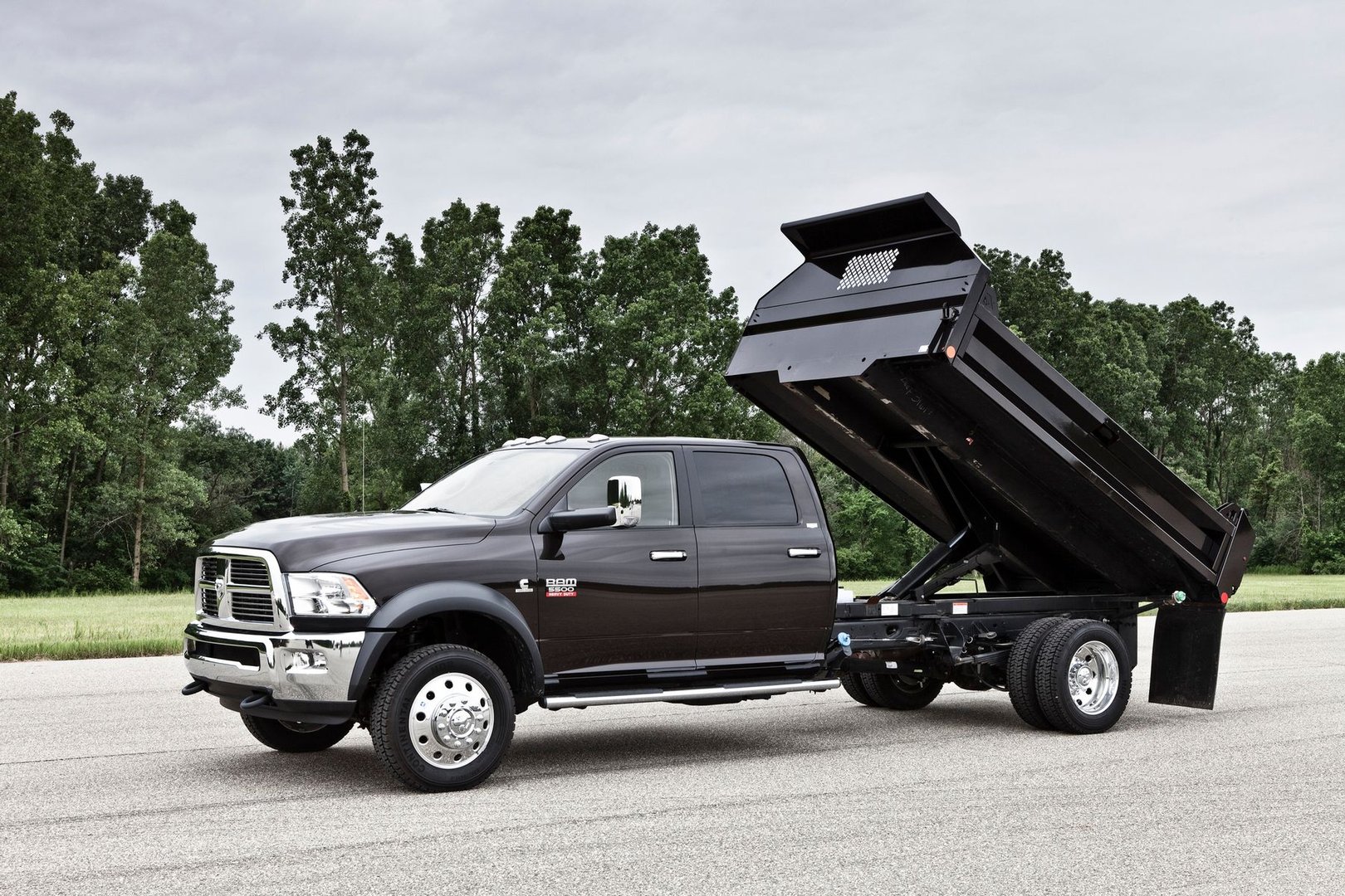 ram_Chassis_Cab_1_generation__Pickup_double-cab__2.jpg