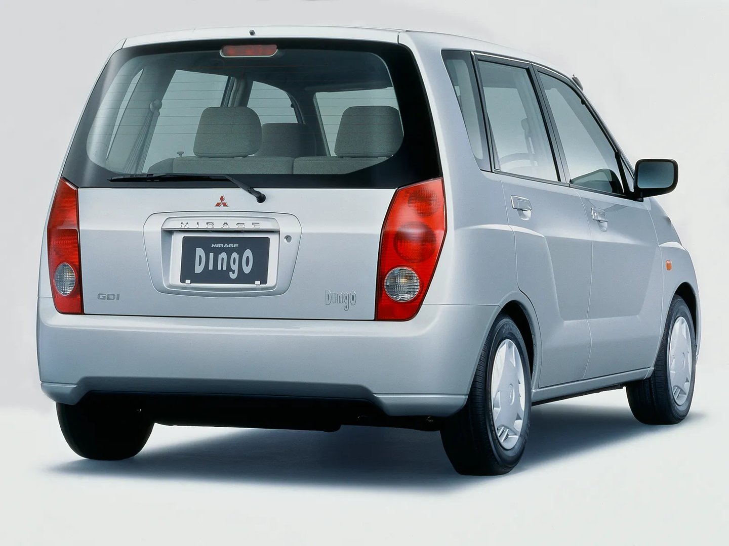 Mitsubishi_Dingo_1_generation__Mini_5-doors__1.jpg