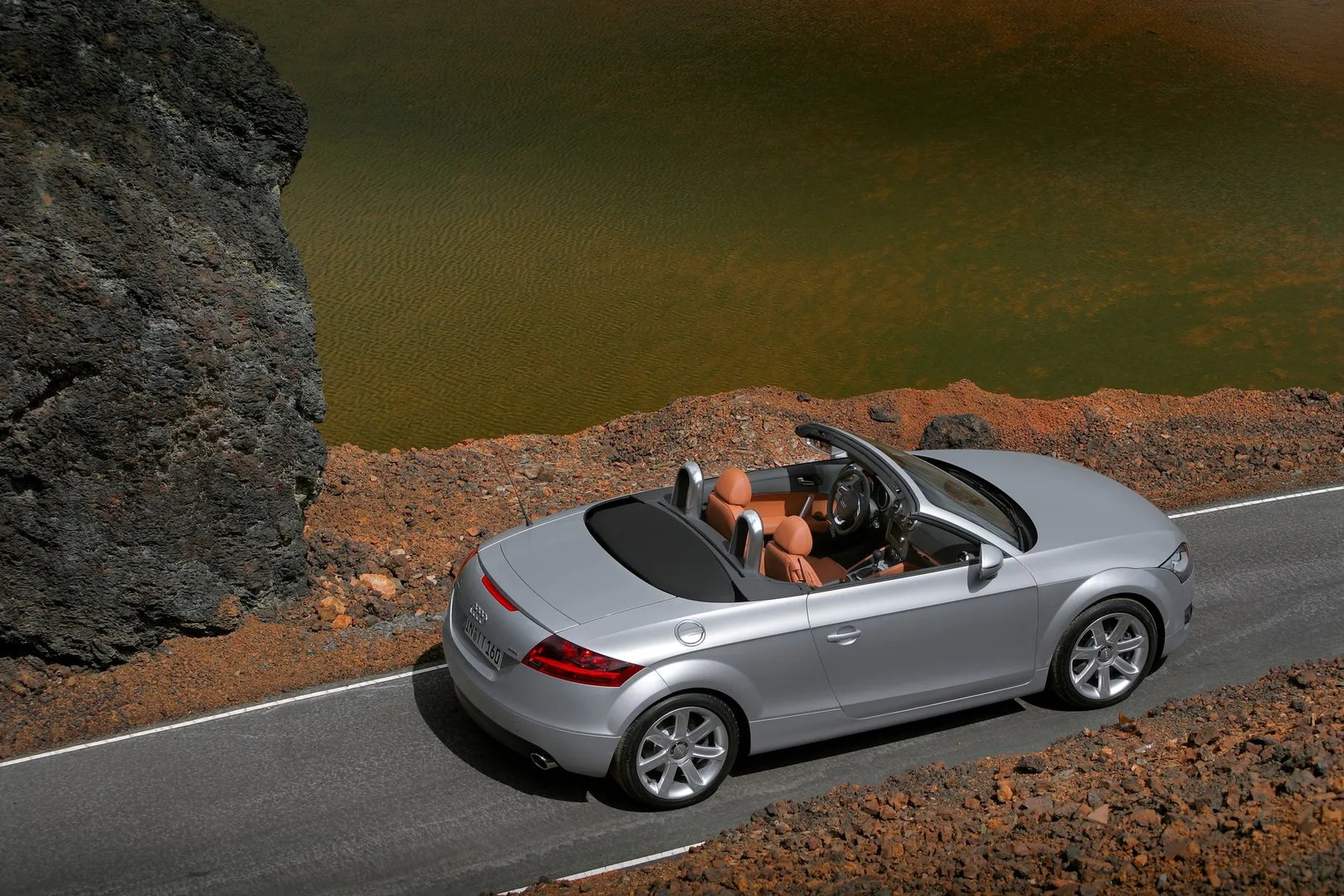 Audi_TT_2_generation__Roadster__9.jpg