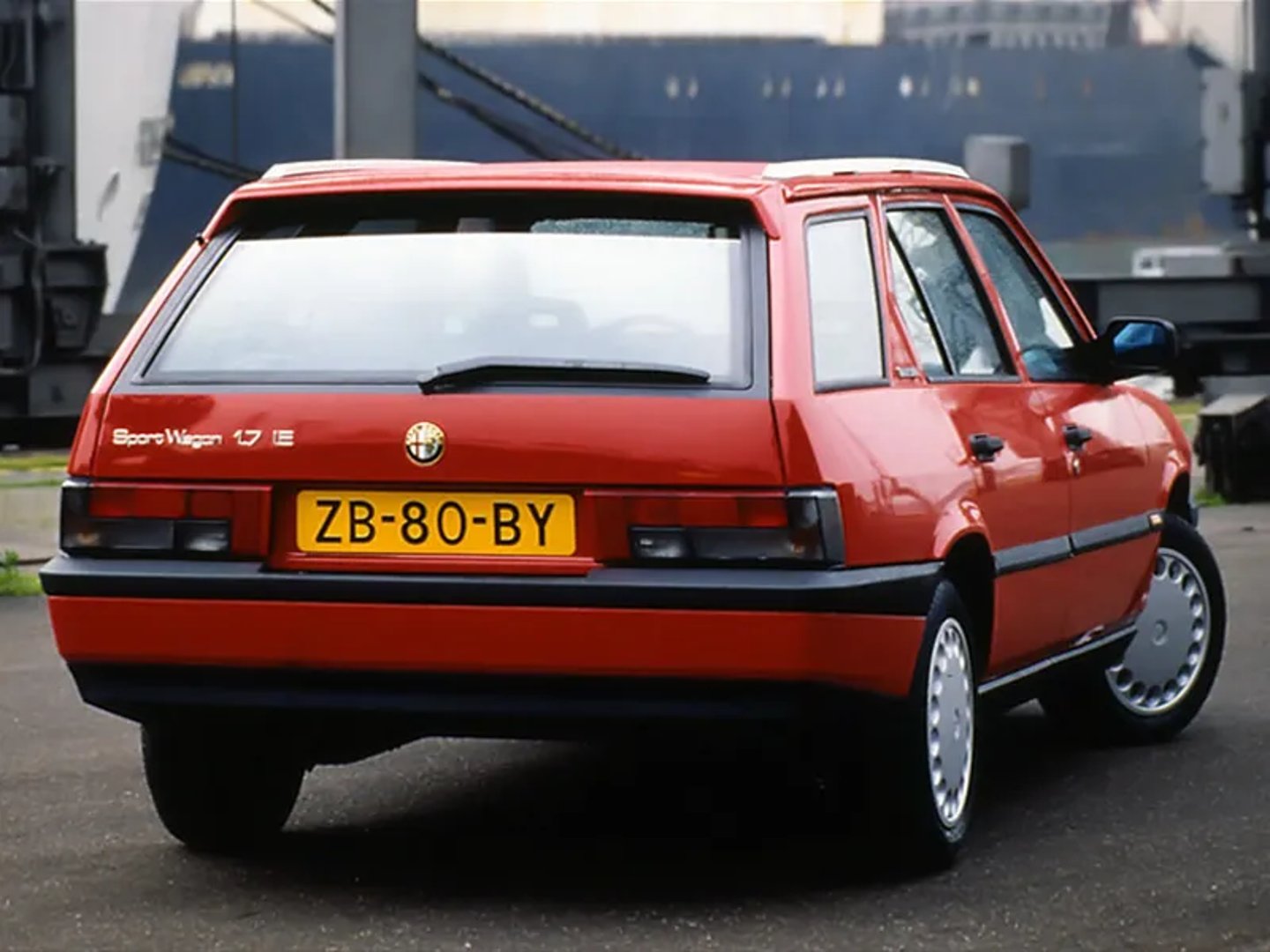 Alfa Romeo_33_2_generation__Estate_5-door__6.jpg