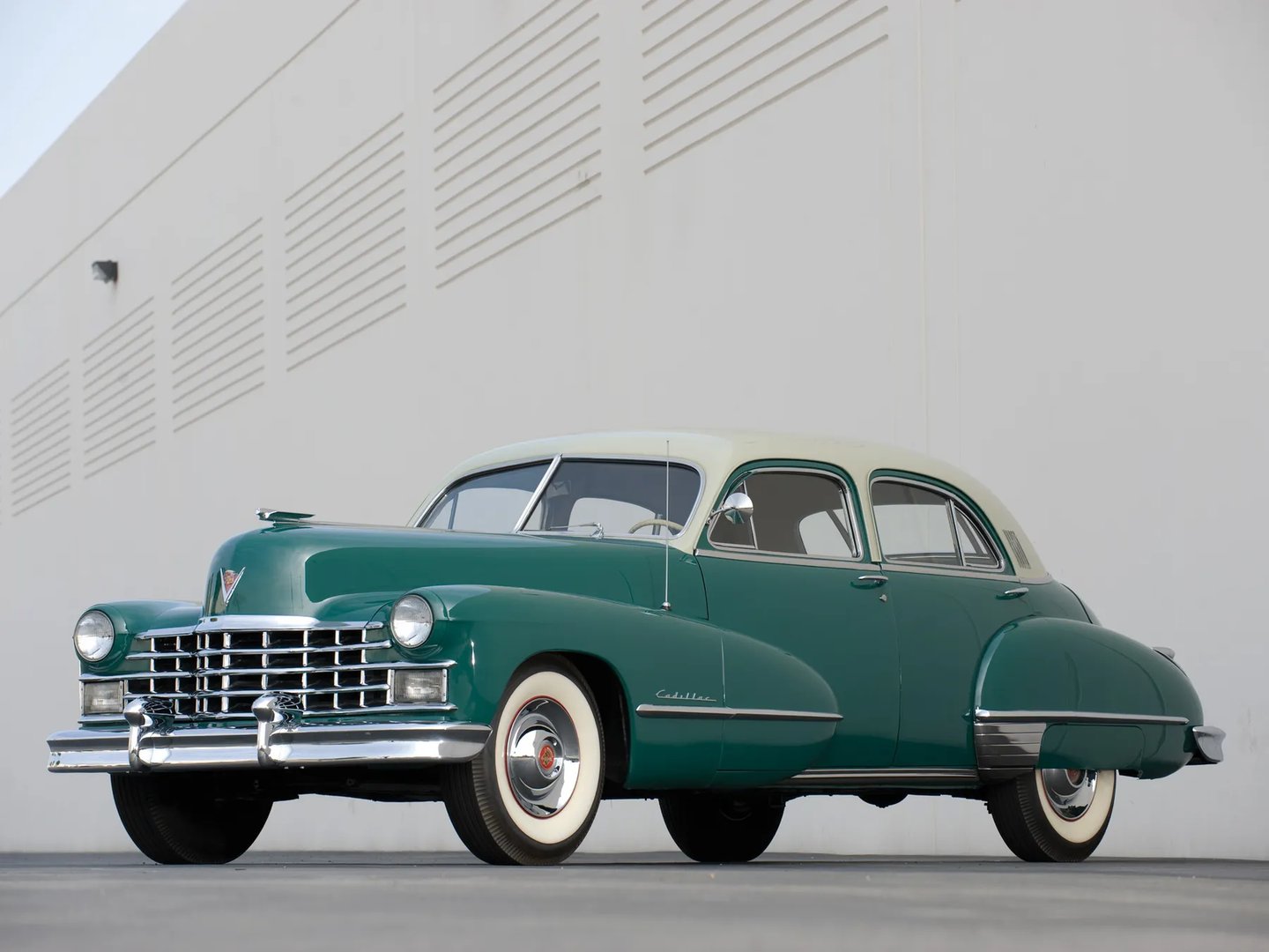 Cadillac_Sixty_Special_2_generation__Sedan__6.jpg