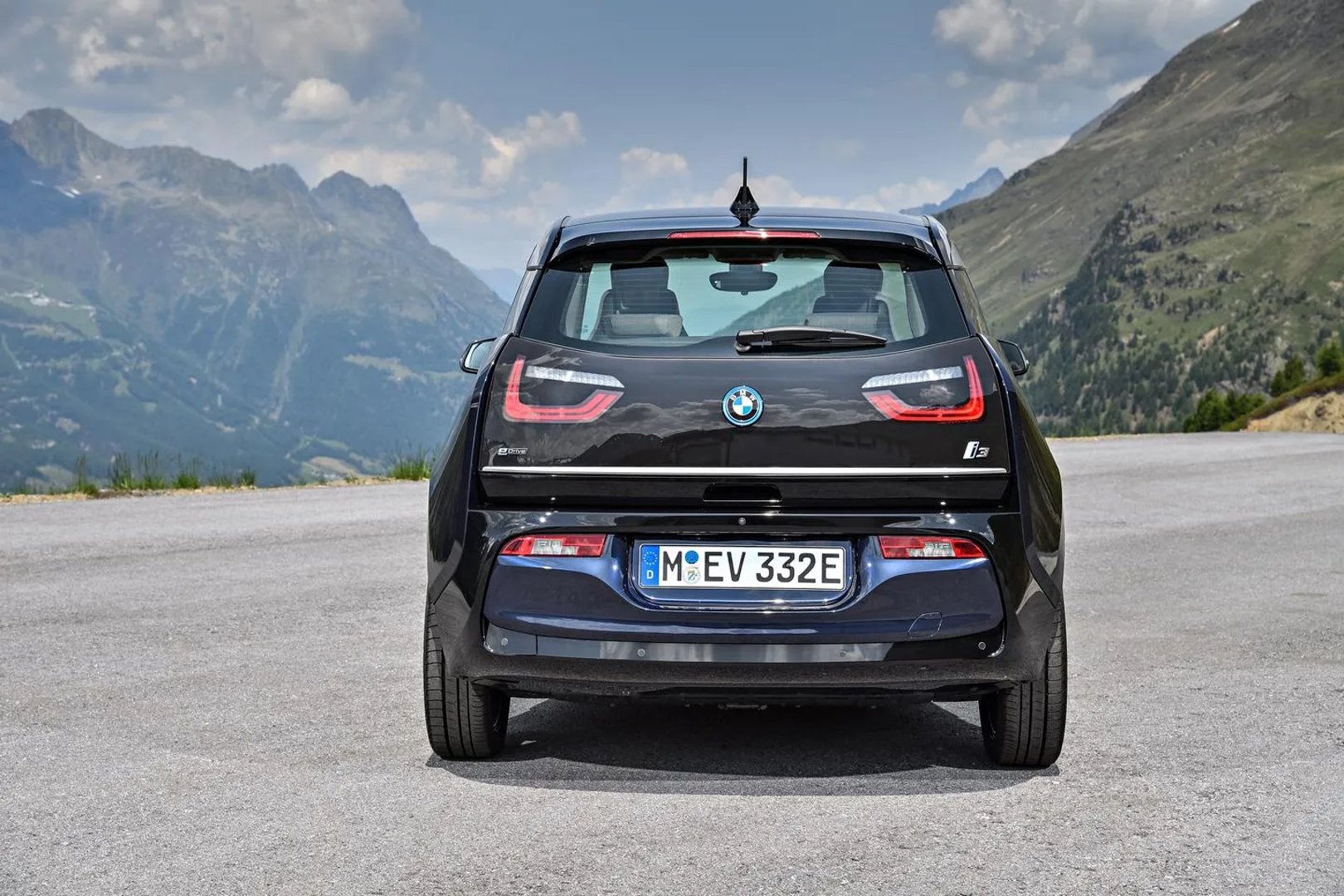 BMW_i3_1_generation_restyling__Mini_5-doors__3.jpg