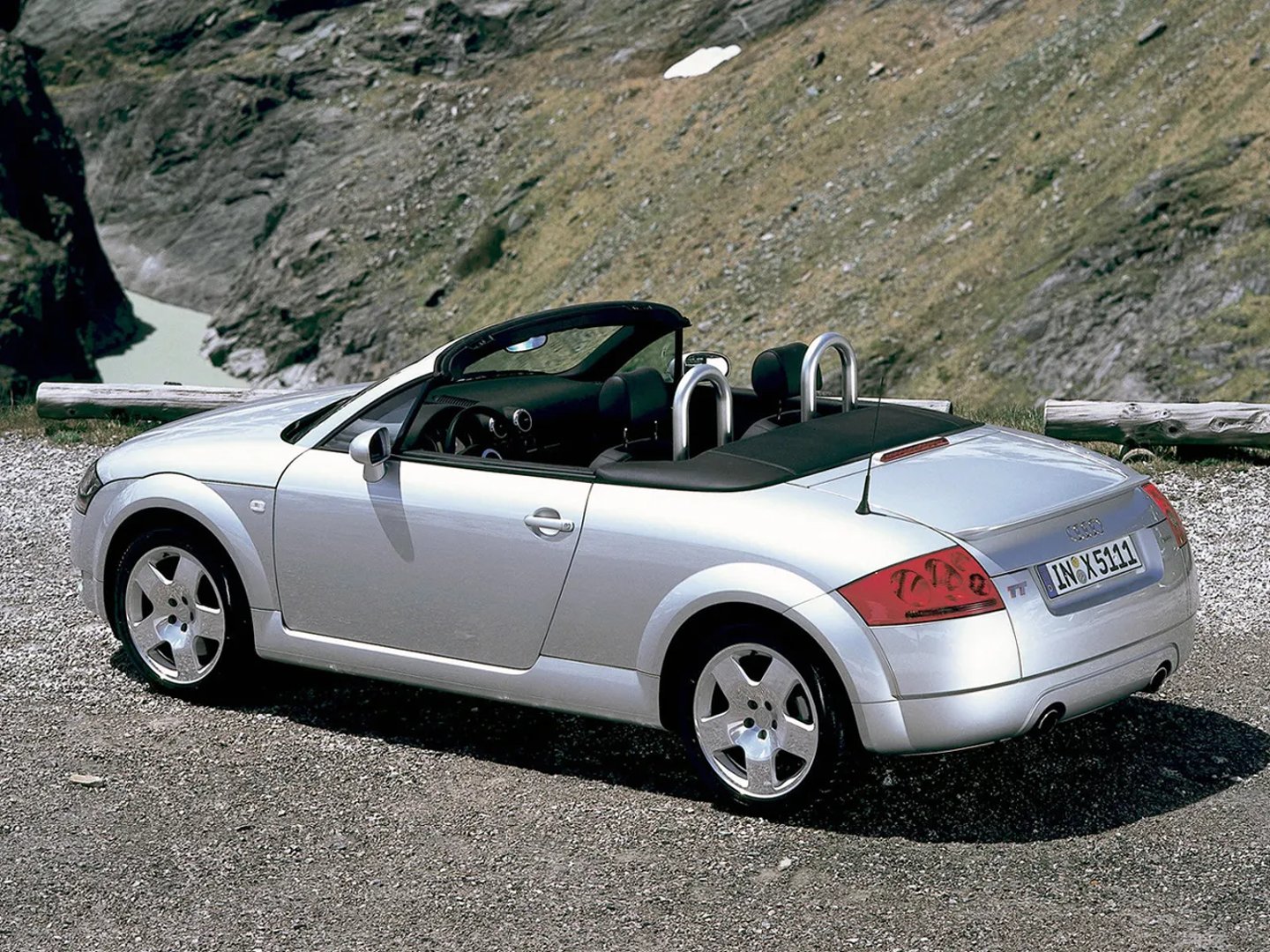 Audi_TT_1_generation__Cabrio__2.jpg