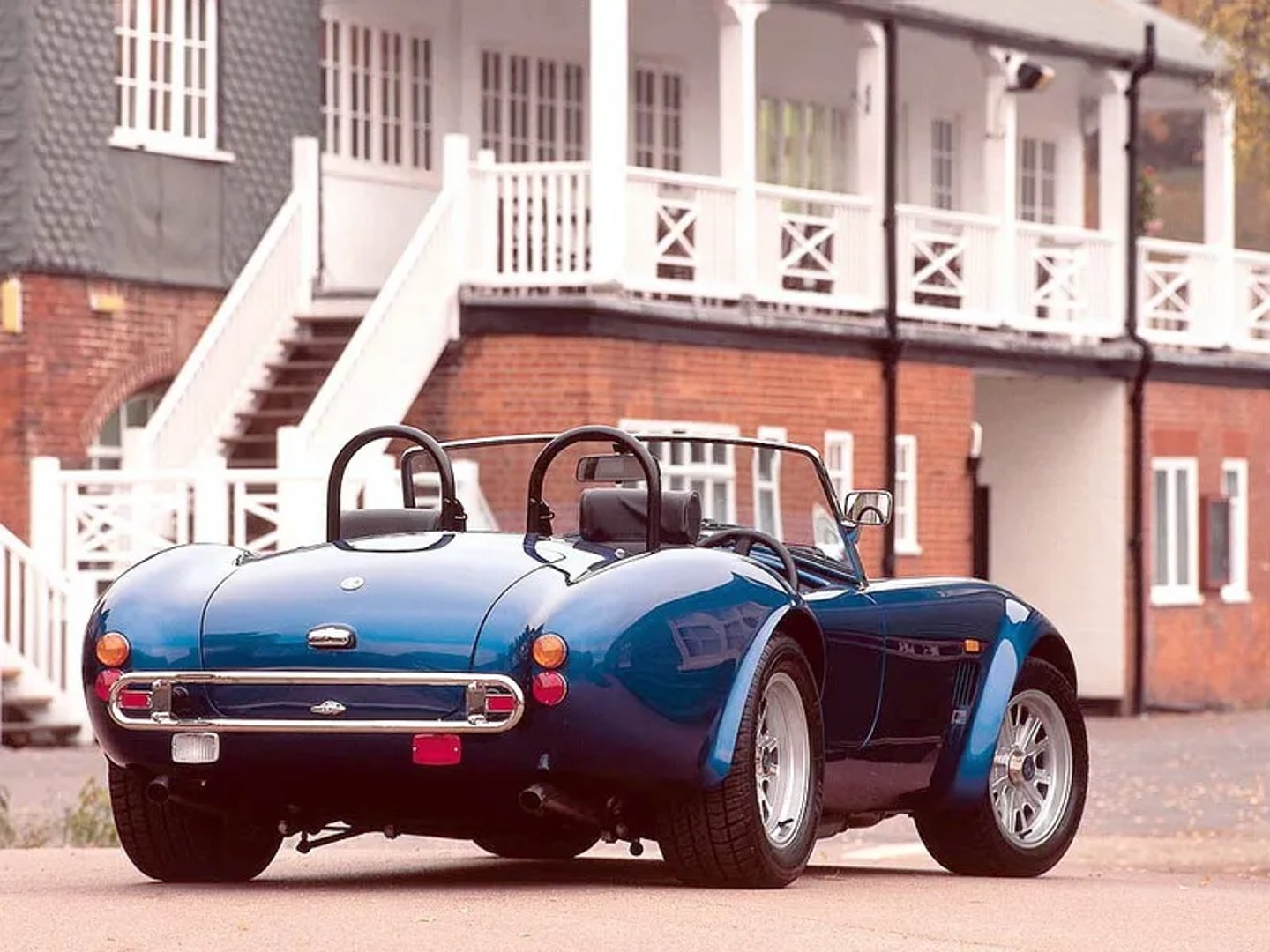 AC_Cobra_5_generation__Roadster__1.jpg