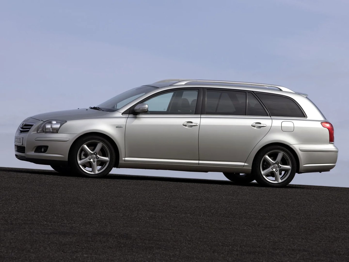 Toyota_Avensis_2_generation_restyling__Estate_5-door__6.jpg