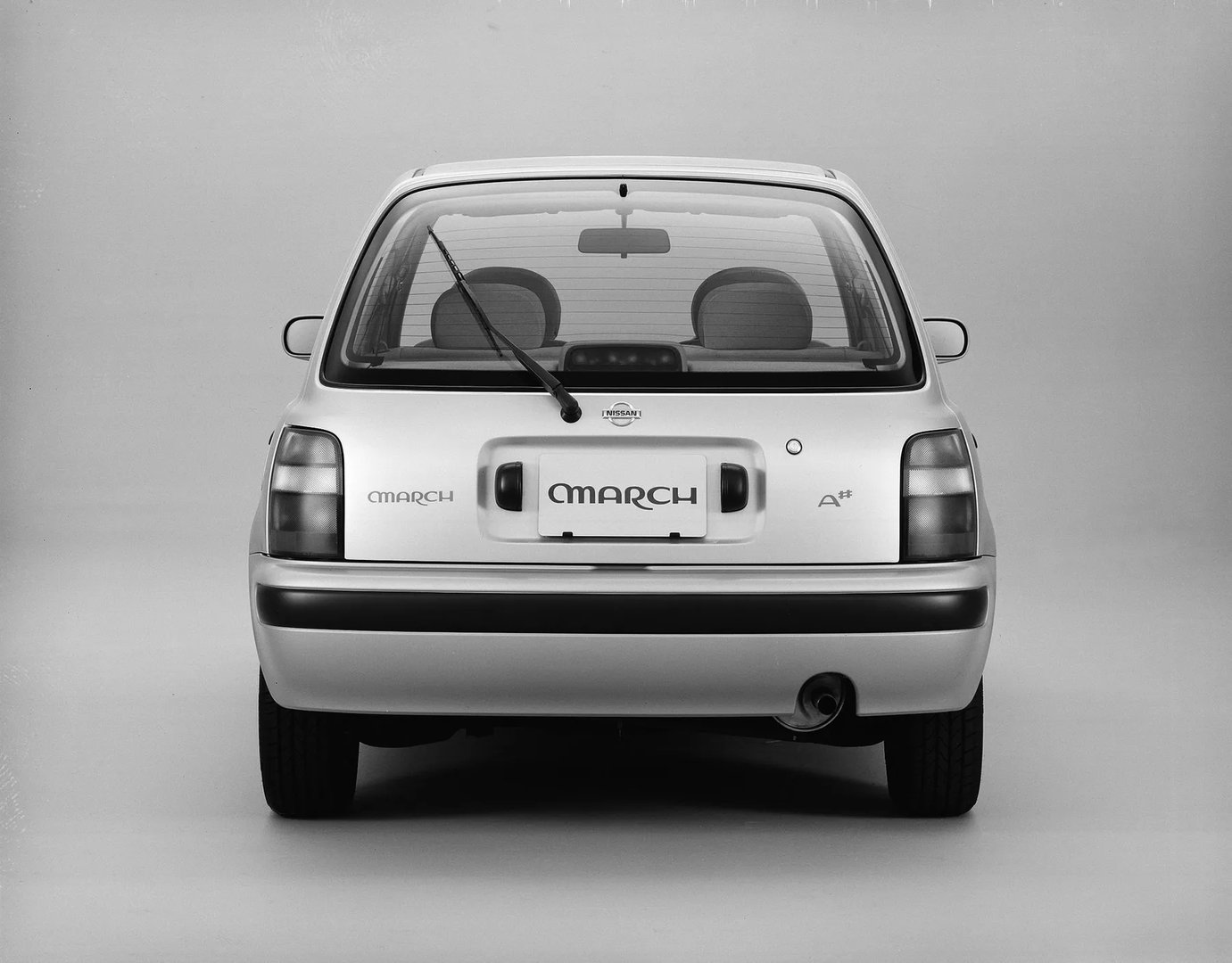 Nissan_March_2_generation__Mini_3-doors__4.jpg