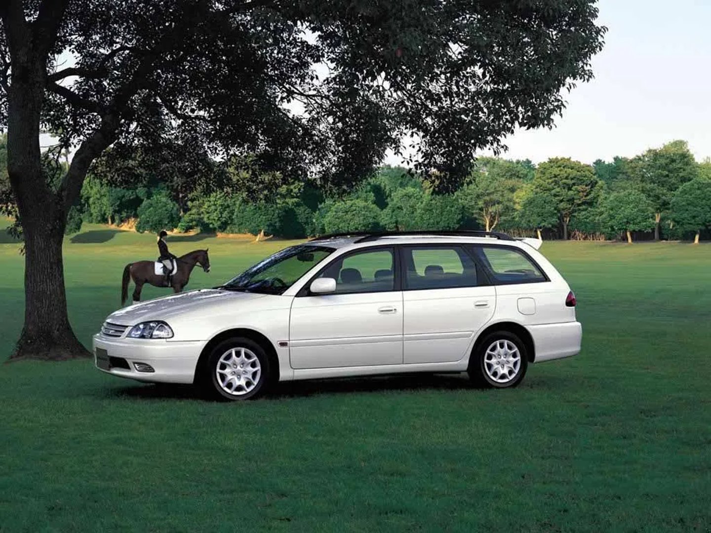 Toyota_Caldina_2_generation_restyling__Estate_5-door__1.jpg