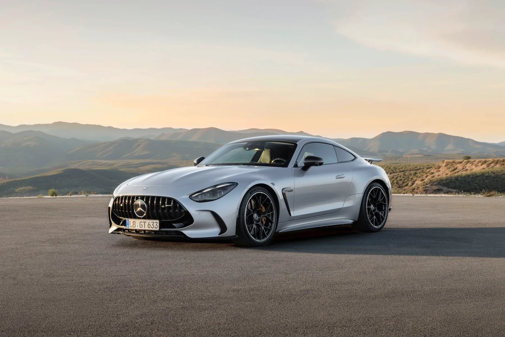 Mercedes_AMG_GT_2_generation__Coupe__8.jpg