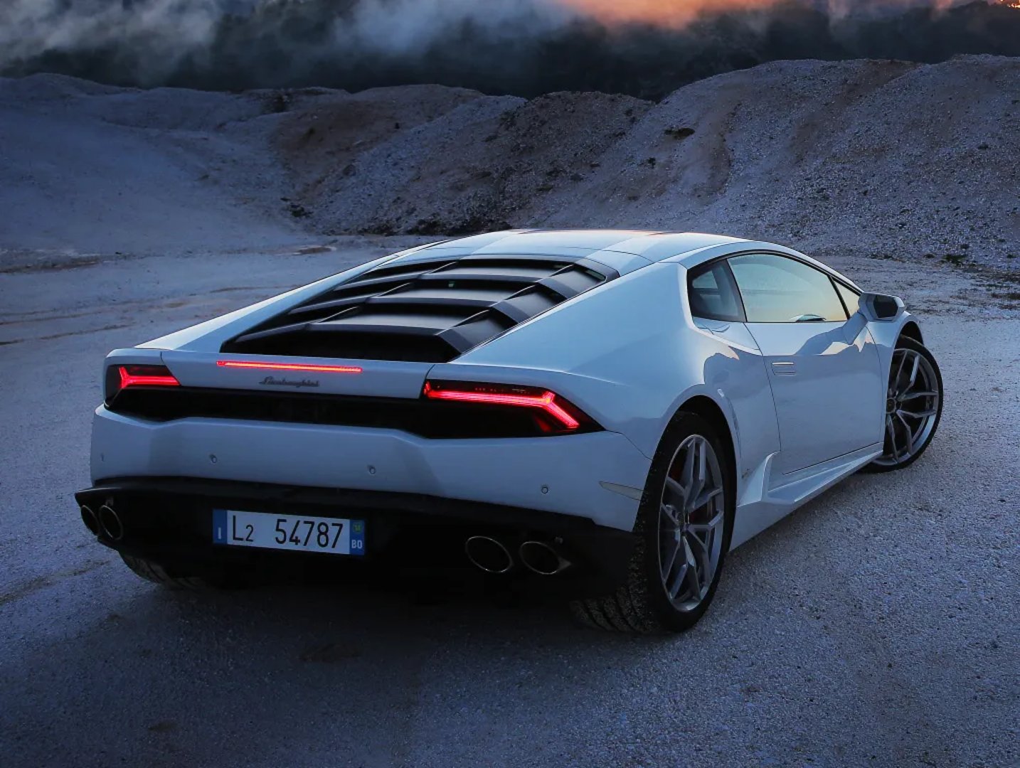 Lamborghini_Huracan_1_generation__Coupe__8.jpg