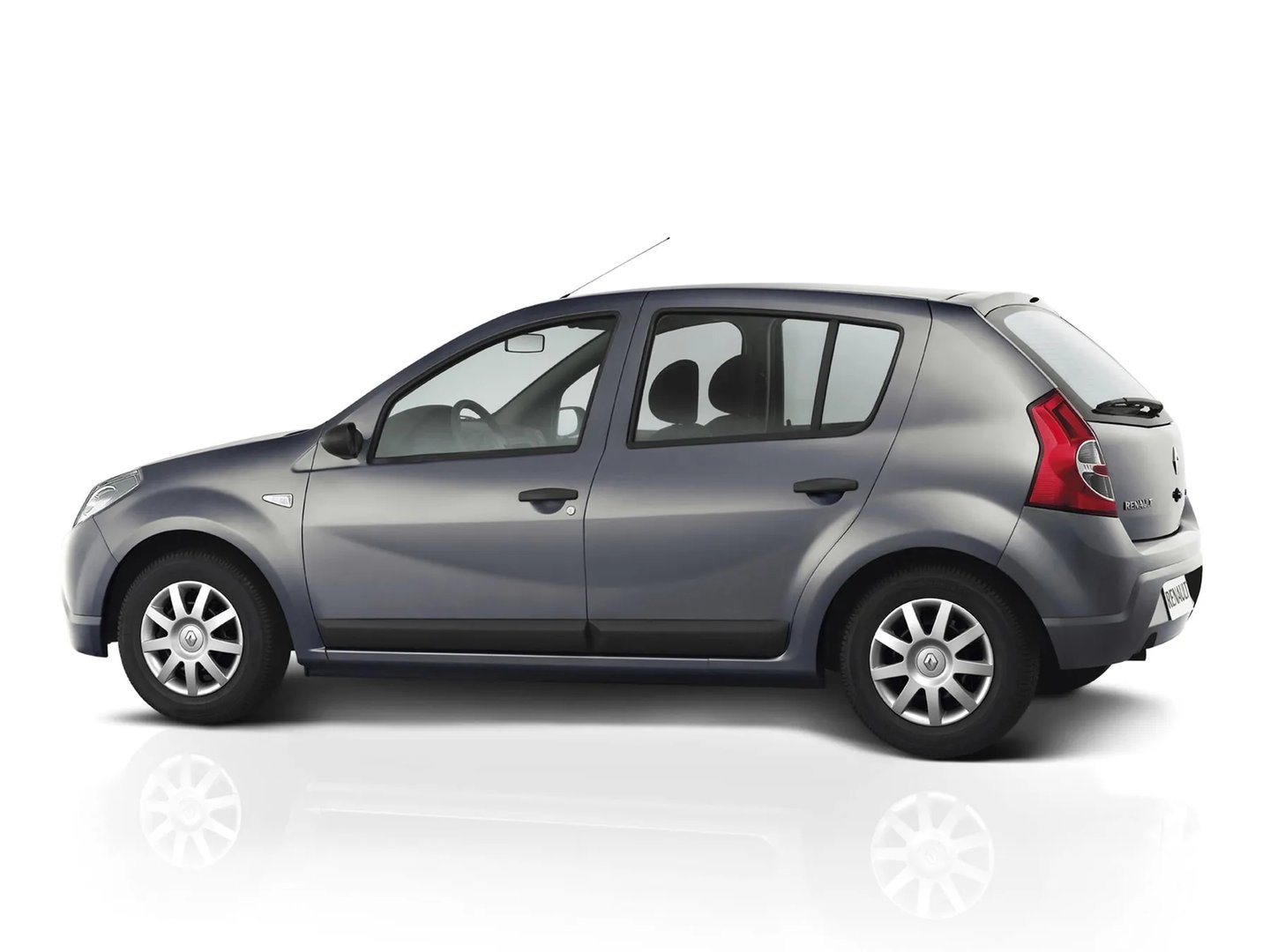 Renault_Sandero_1_generation__Hatchback_5-door__12.jpg