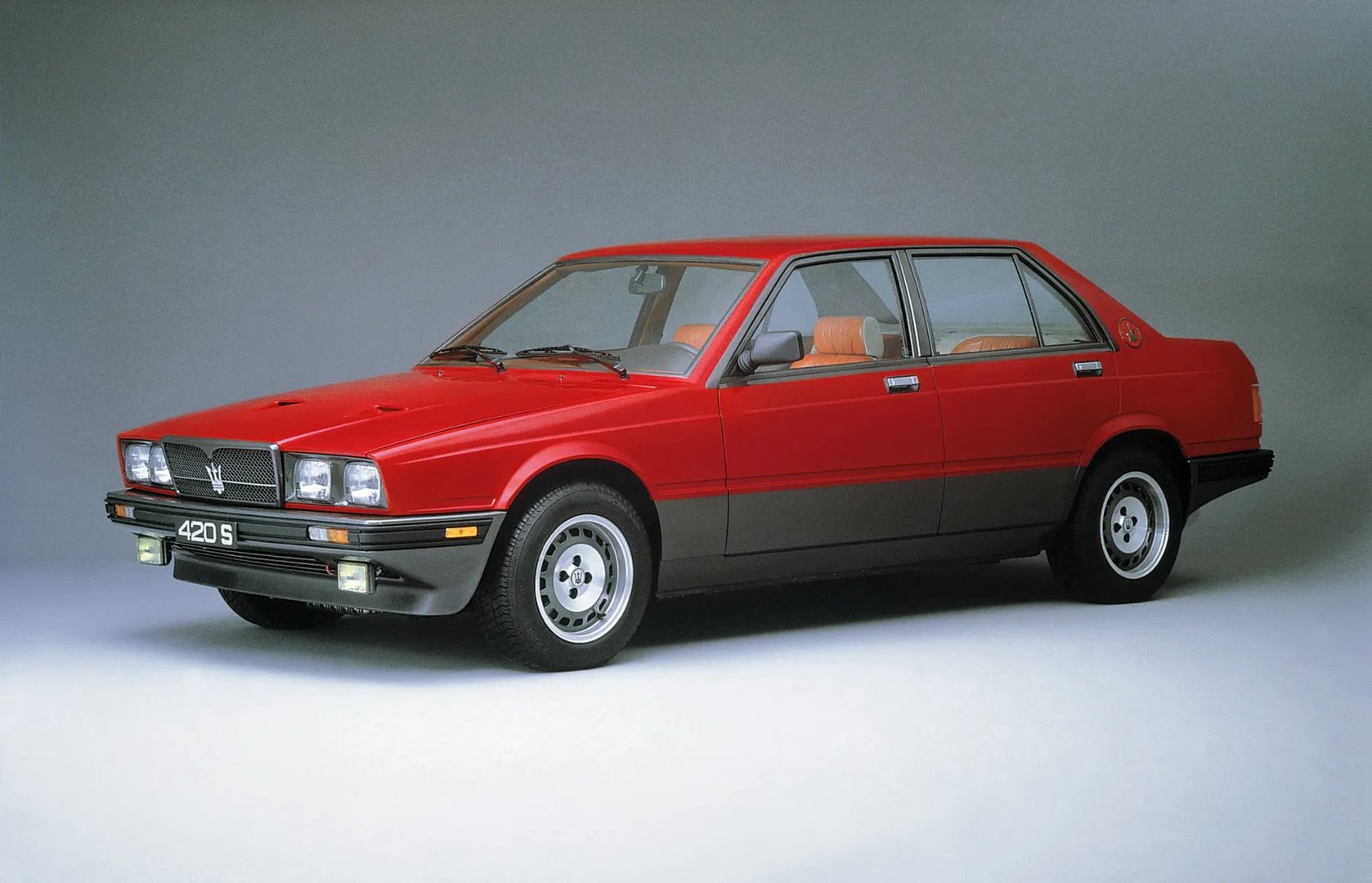 Maserati_420_1_generation__Sedan__4.jpg
