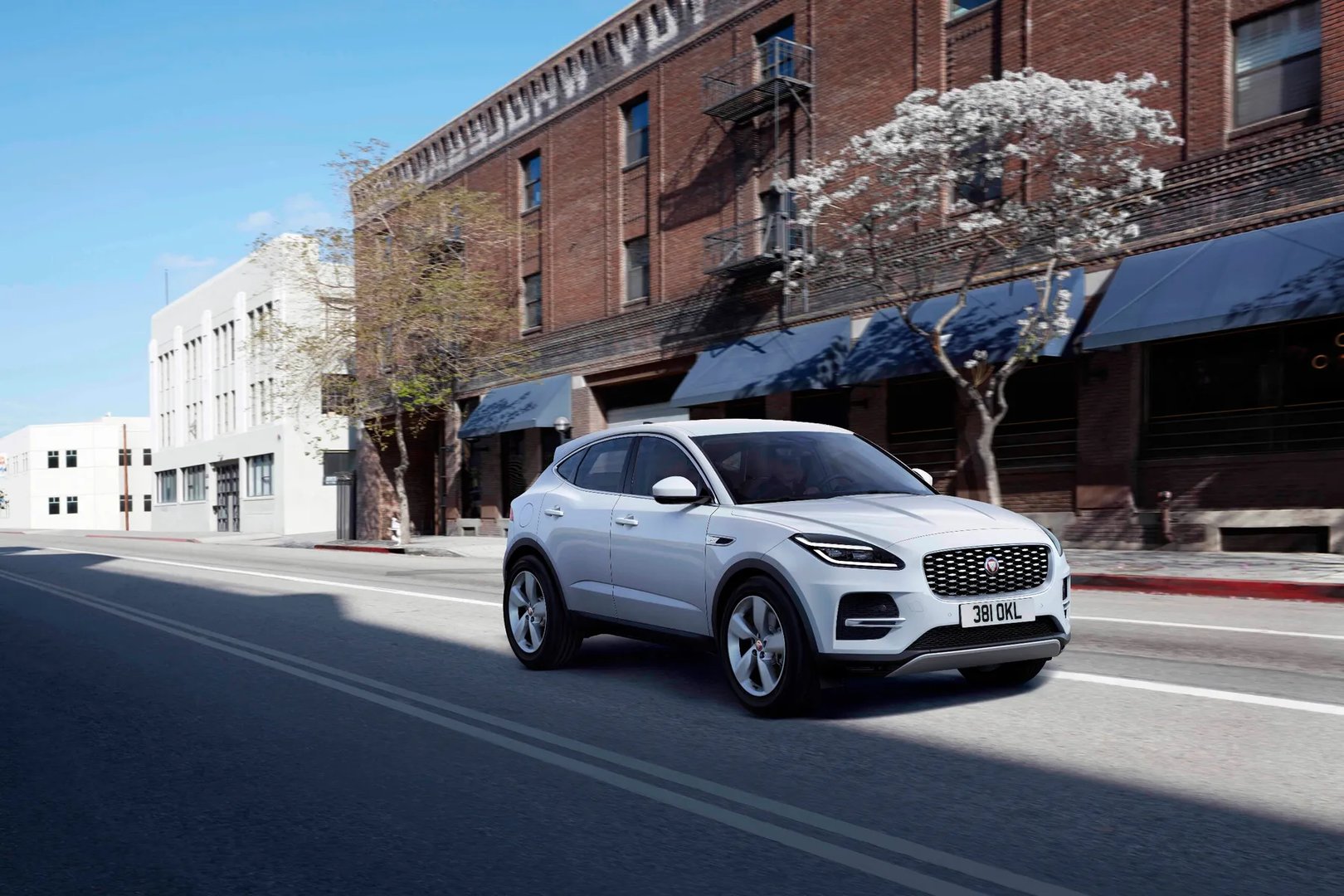 Jaguar_E-Pace_1_generation_restyling__SUV_5-doors__8.jpg