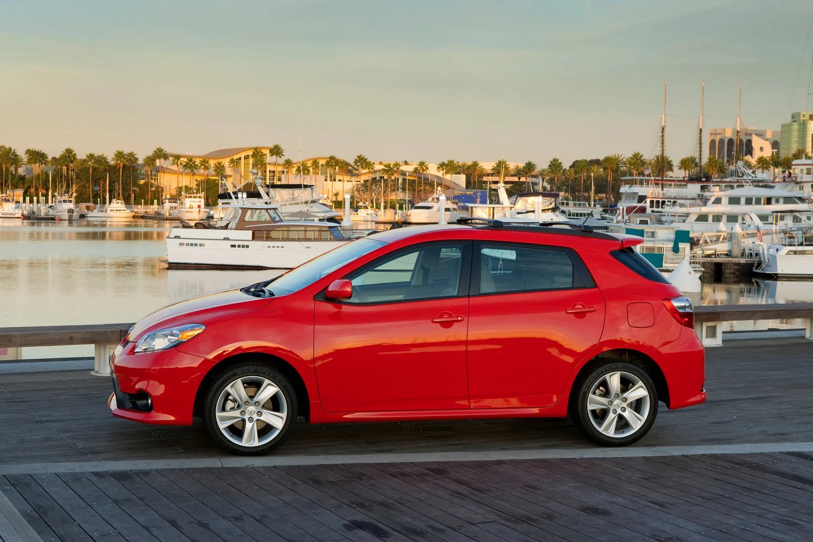 Toyota_Matrix_2_generation__Hatchback_5-door__12.jpg