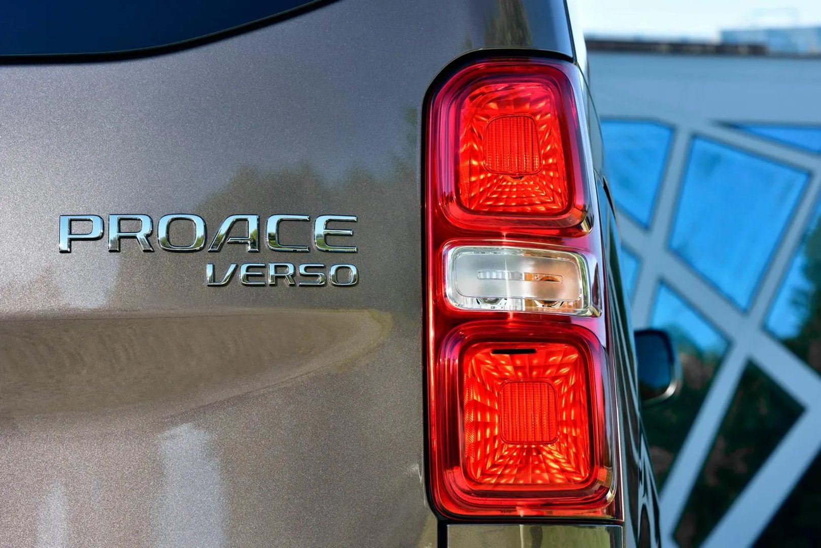 Toyota_ProAce_2_generation__Minivan_Long__6.jpg