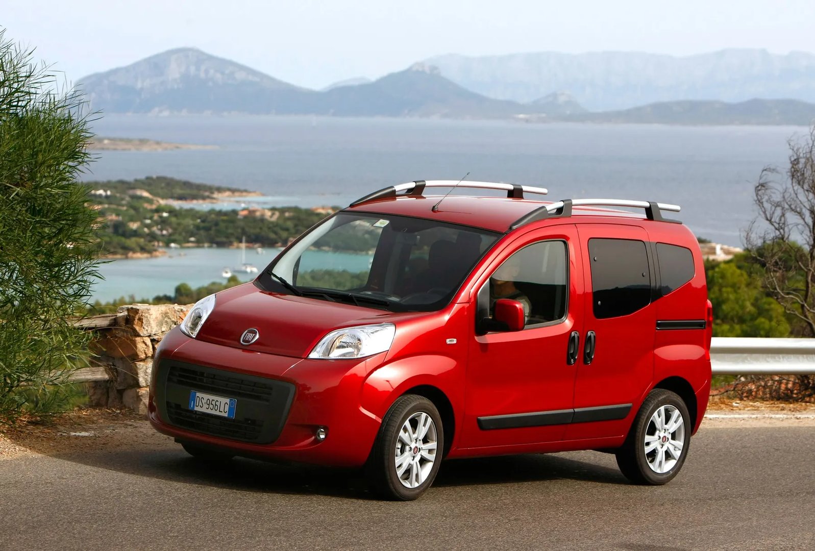 Fiat_Qubo_1_generation__Compact_Van__4.jpg