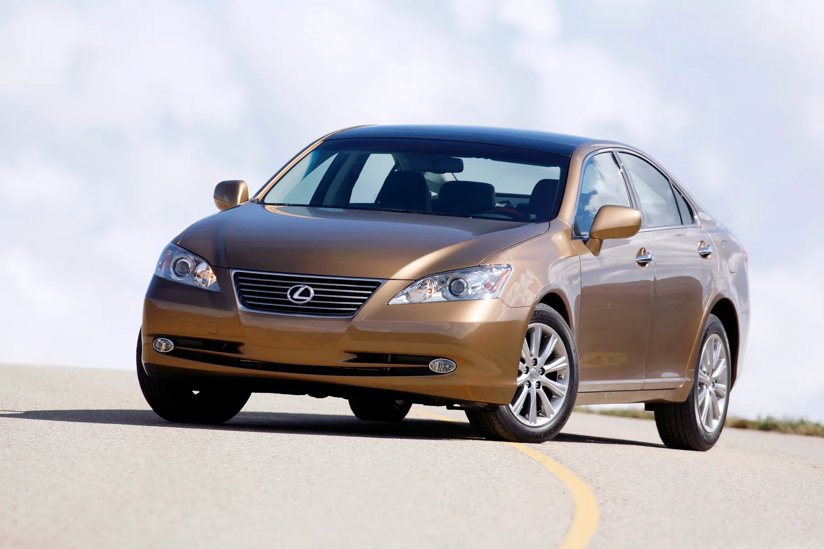 Lexus_ES_5_generation__Sedan__6.jpg