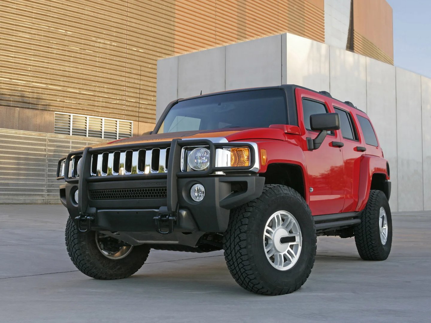 Hummer_H3_1_generation__SUV_5-doors__3.jpg