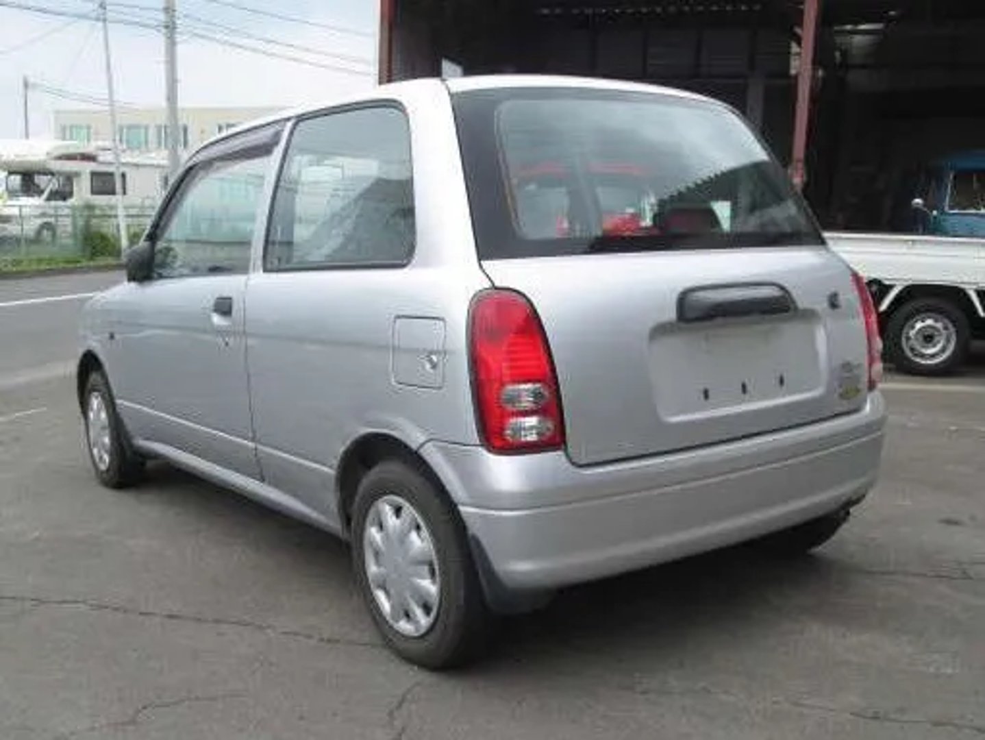 Daihatsu_Mira_5_generation__Mini_3-doors__3.jpg
