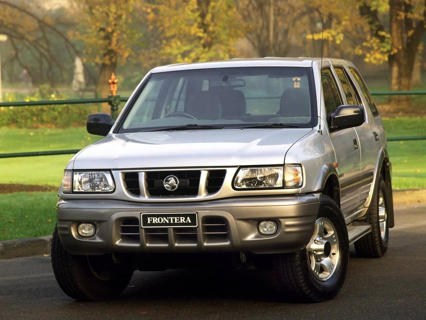 Holden_Frontera_1_generation__SUV_5-doors__1.jpg
