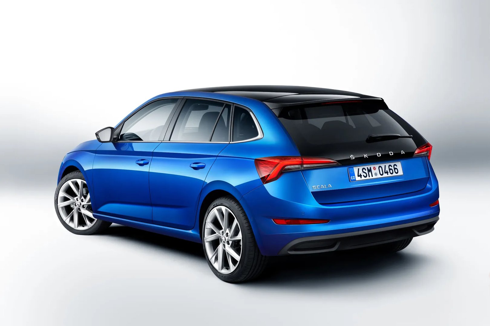 Skoda_Scala_1_generation__Hatchback_5-door__1.jpg