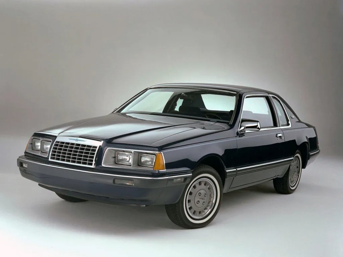 Ford_Thunderbird_9_generation__Coupe_Hardtop__8.jpg
