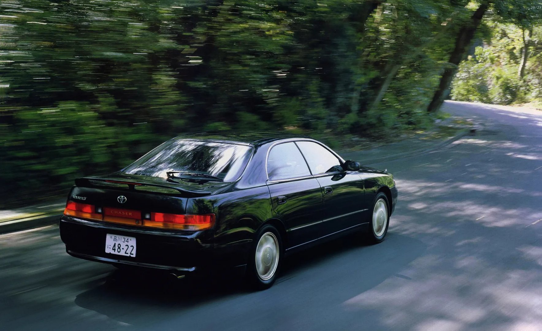 Toyota_Chaser_5_generation__Sedan__4.jpg