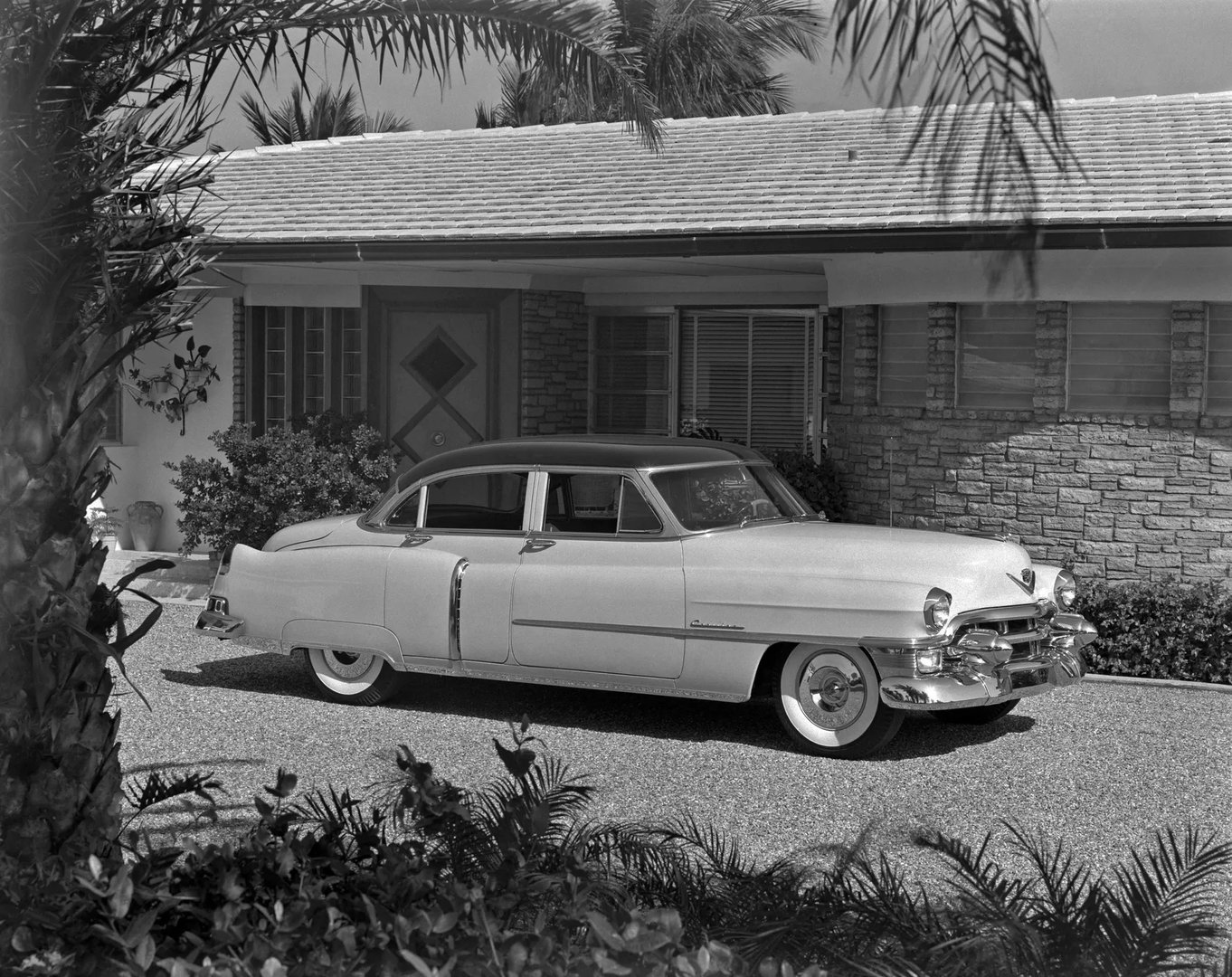 Cadillac_Series_62_3_generation__Sedan__1.jpg