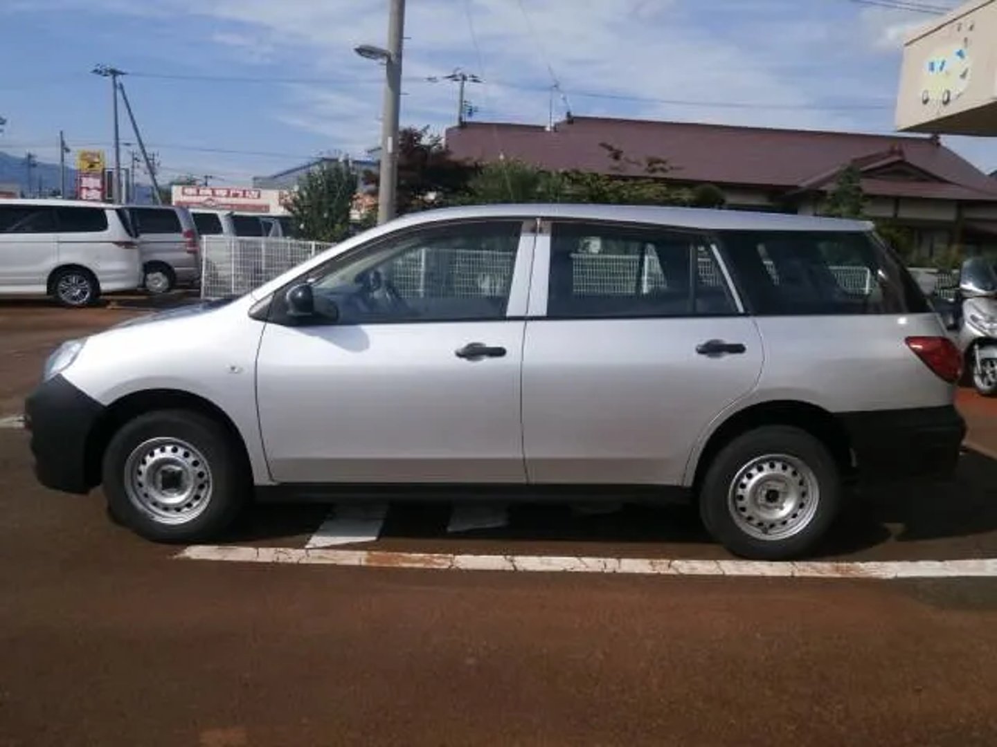 Mitsubishi_Lancer_Cargo_2_generation__Estate_5-door__4.jpg