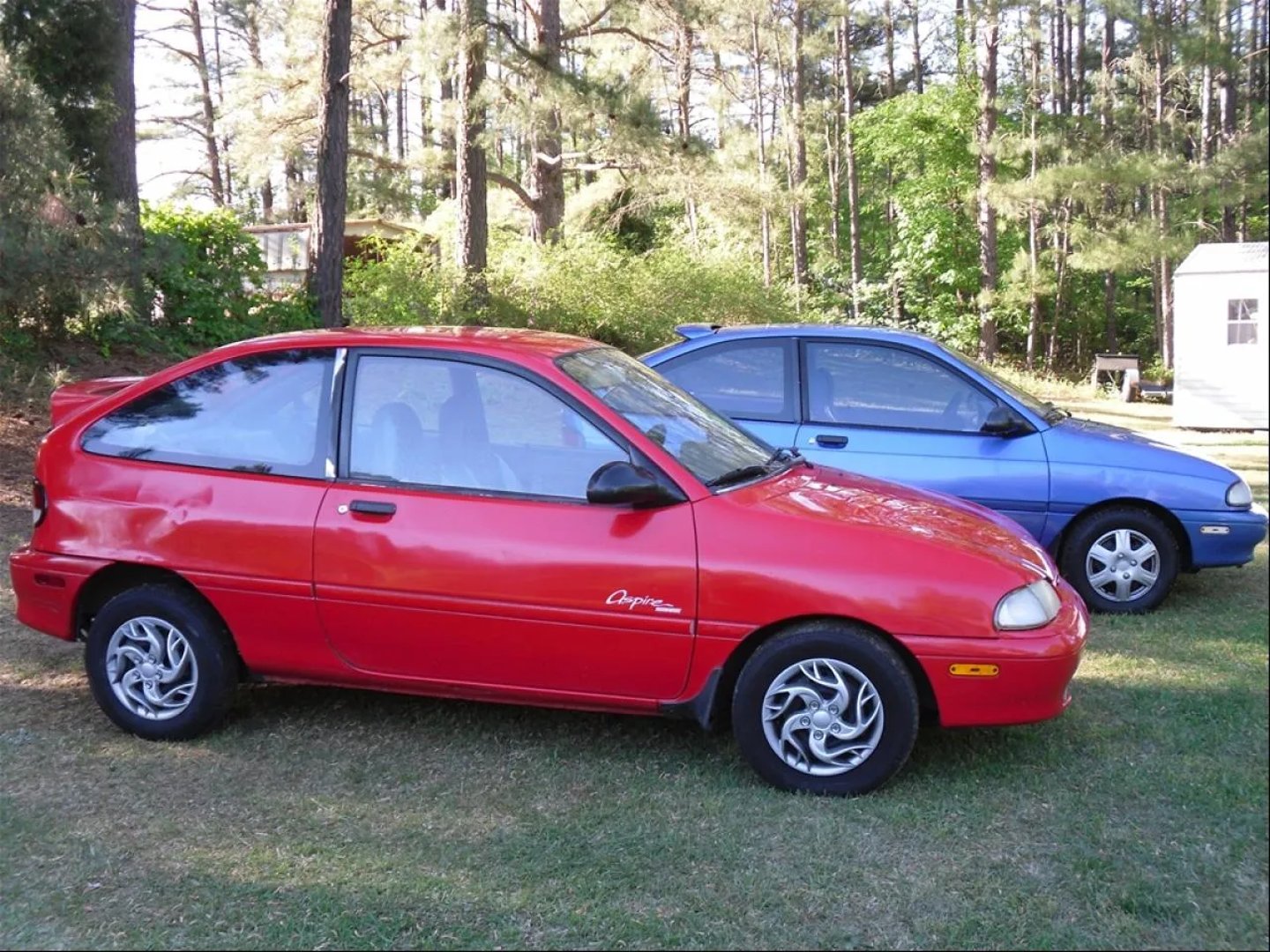 Ford_Aspire_1_generation__Mini_3-doors__3.jpg