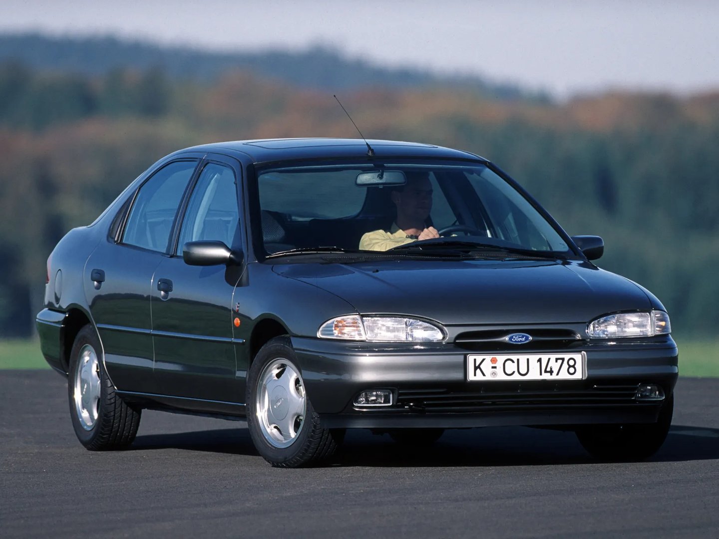 Ford_Mondeo_1_generation__Liftback__5.jpg