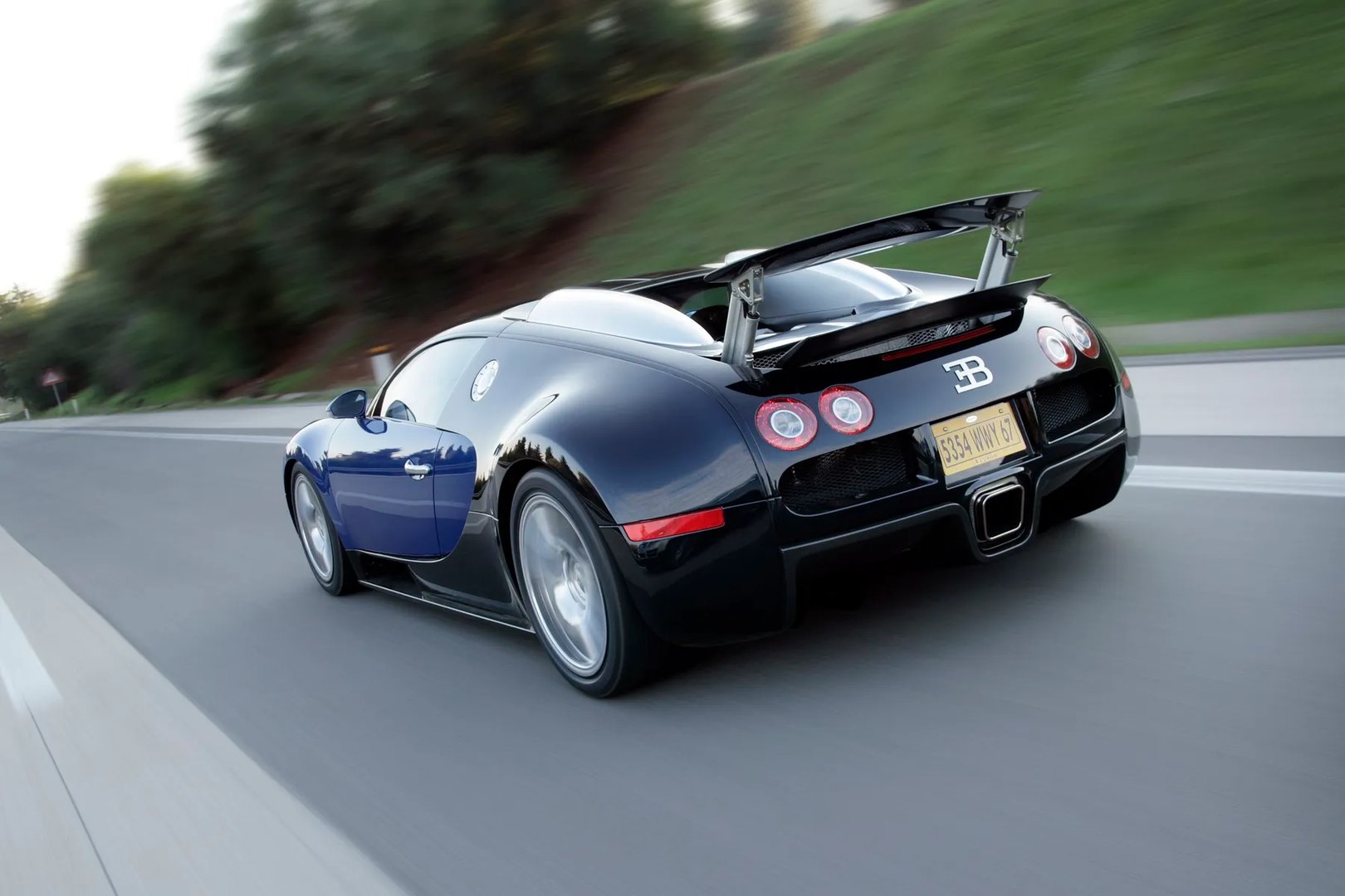 Bugatti_EB_Veyron_16.4_1_generation__Coupe__13.jpg