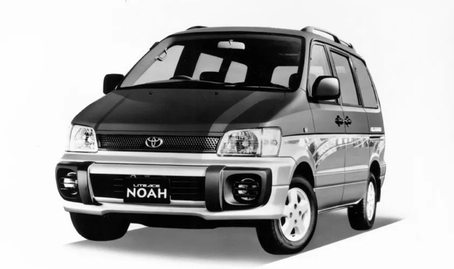 Toyota_Lite_Ace_5_generation__Compact_Van__2.jpg