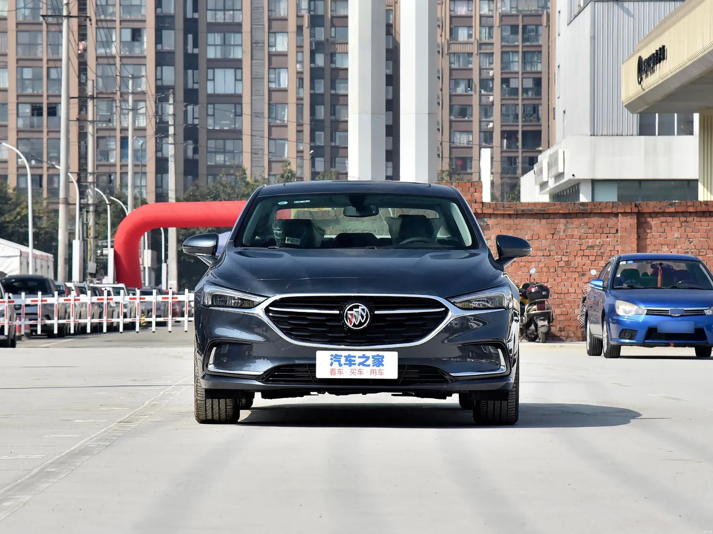 Buick_LaCrosse_4_generation__Sedan__12.jpg