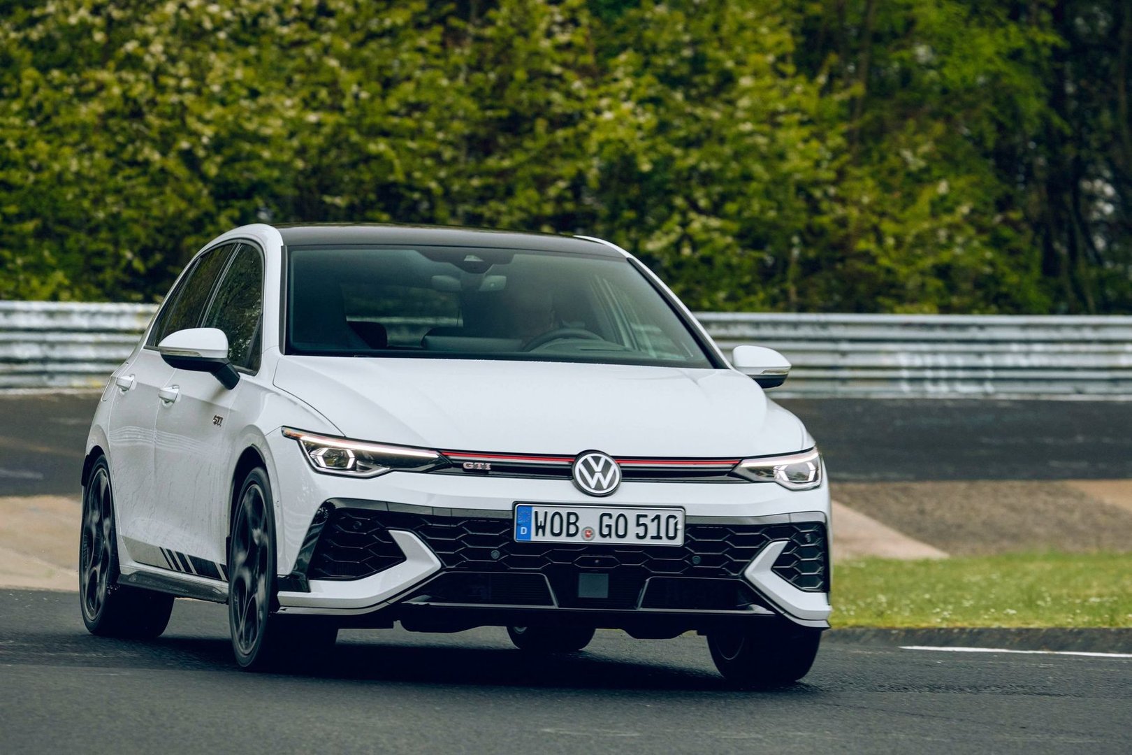 volkswagen_Golf_GTI_Clubsport_8_generation_restyling_1__Hatchback_5-door__17.jpg