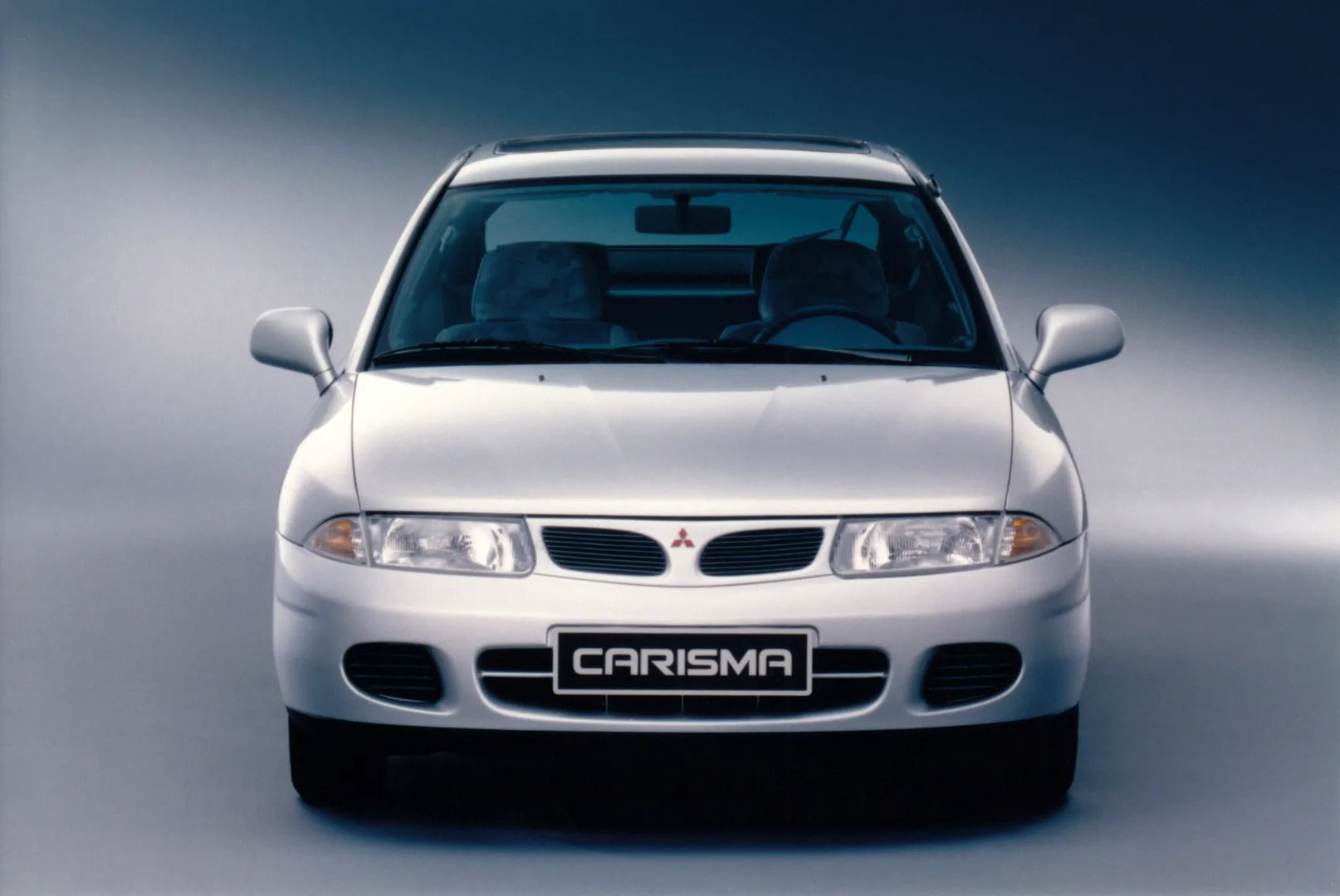 Mitsubishi_Carisma_1_generation__Hatchback_5-door__3.jpg