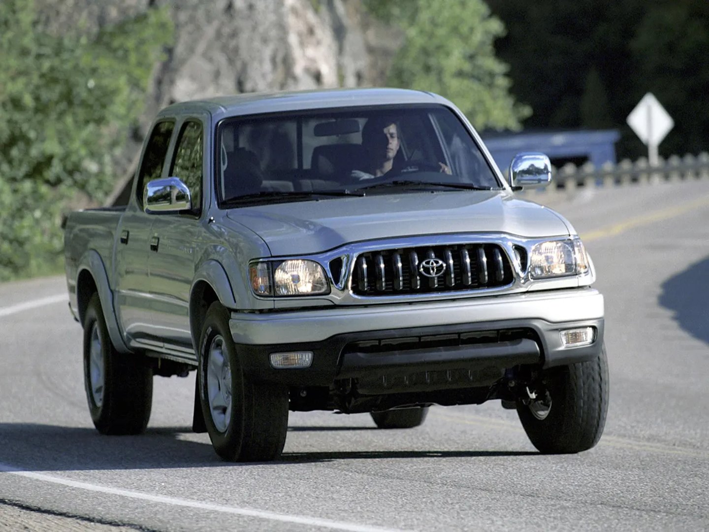 Toyota_Tacoma_1_generation_restyling__Pickup_double-cab__4.jpg