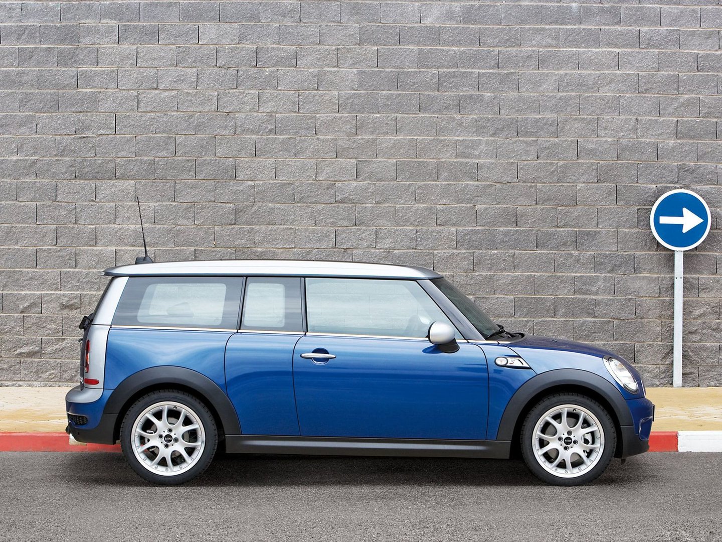mini_Clubman_1_generation__Hatchback_4-door__12.jpg