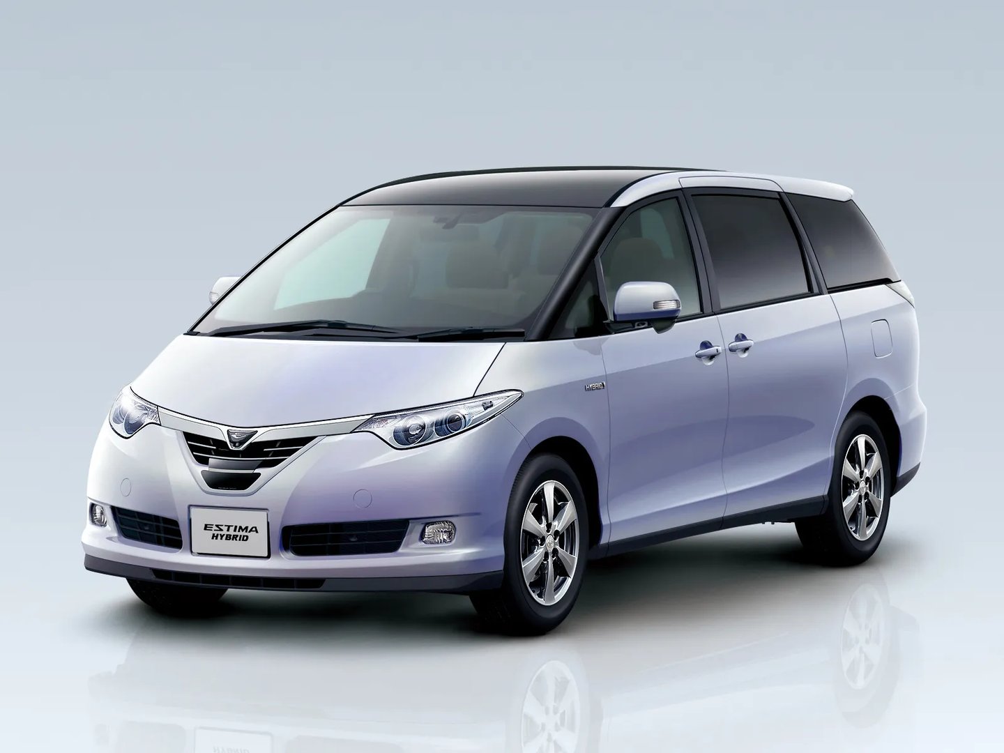 Toyota_Estima_3_generation__Minivan__1.jpg